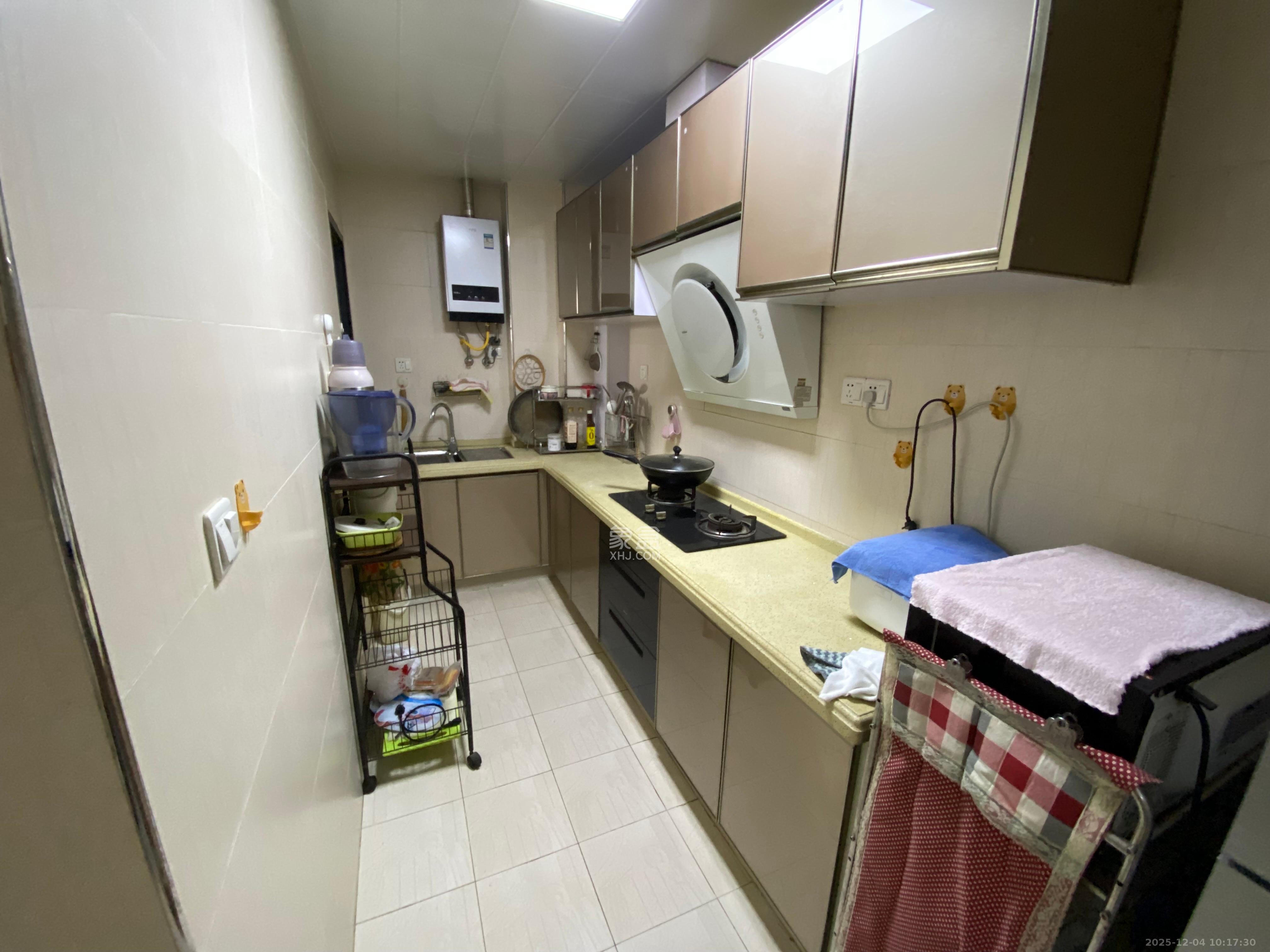 秀峰景园(领秀峰) 2室1厅1卫 1600.0元/月 秀峰景园(领秀峰) 2室1厅1卫 1600.0元/月室内图