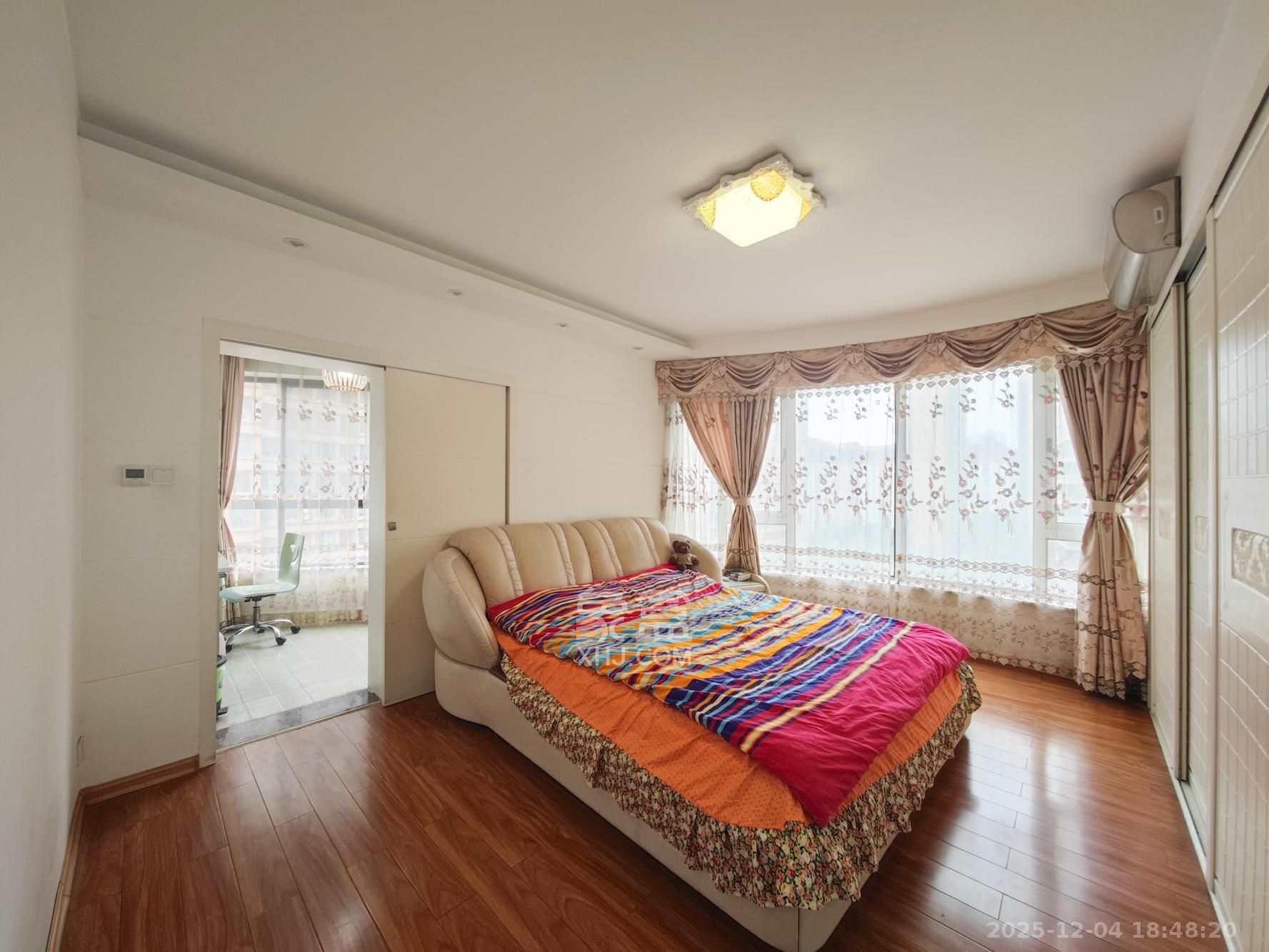 五矿万境水岸一期（万境水岸嘉苑）  3室2厅2卫    158.0万卧室