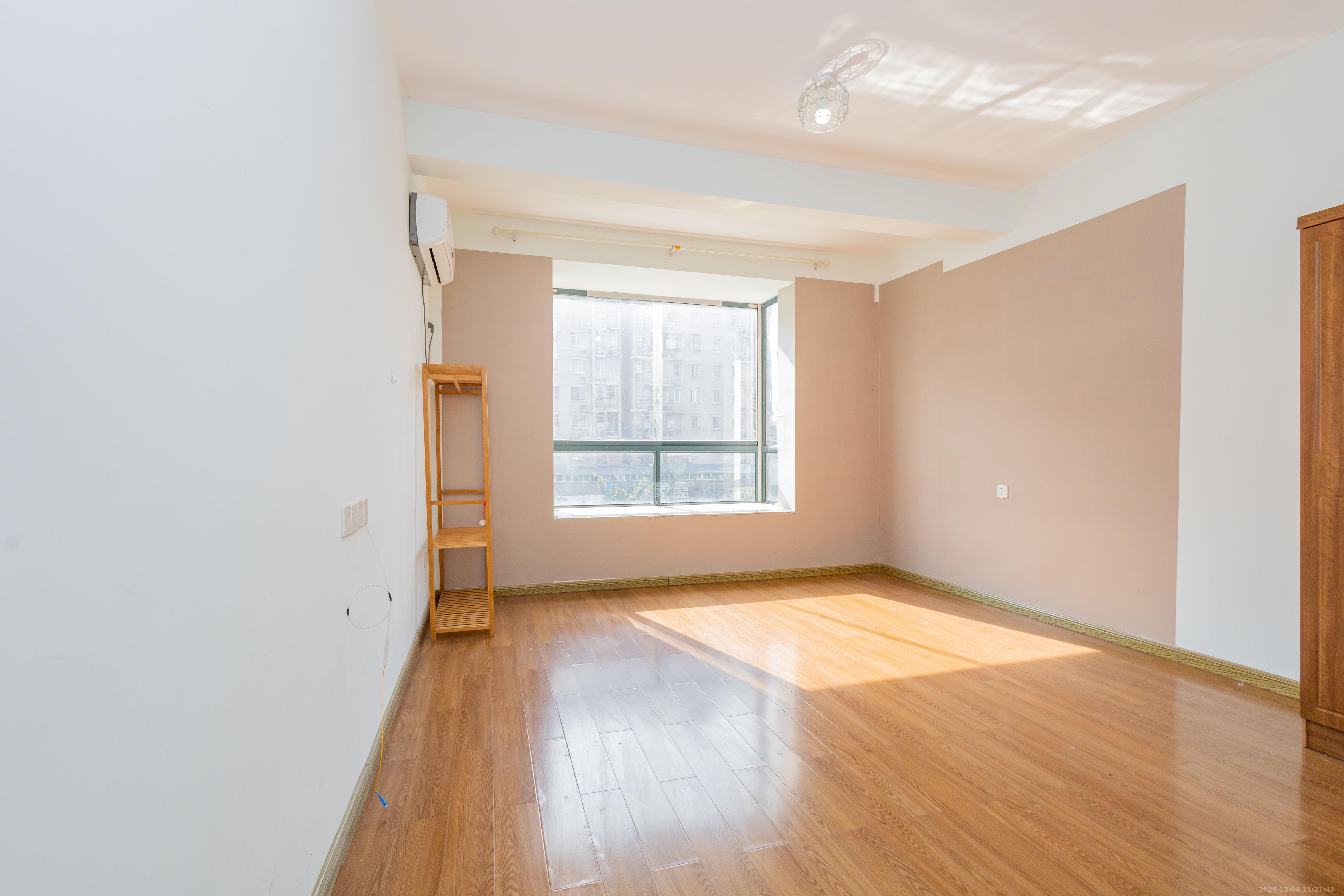 东业早安星城  3室2厅2卫    66.8万卧室