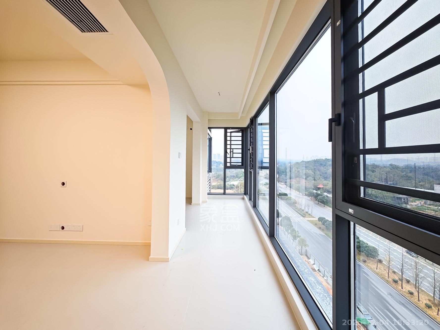 长沙北中心保利时代F区  3室1厅1卫    88.0万阳台