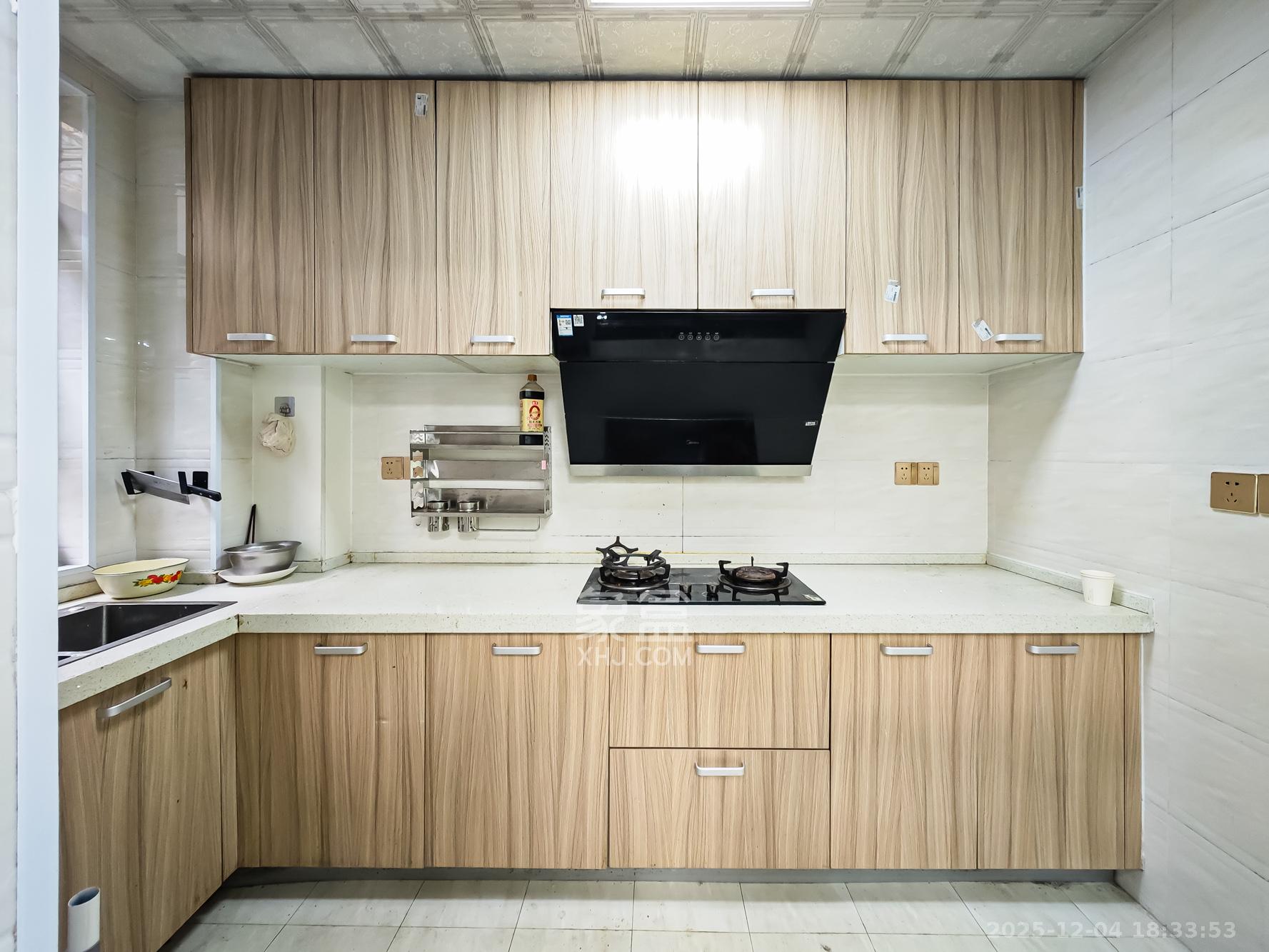 山语城二期 1室2厅2卫 82.8万 山语城二期 1室2厅2卫 82.8万厨房