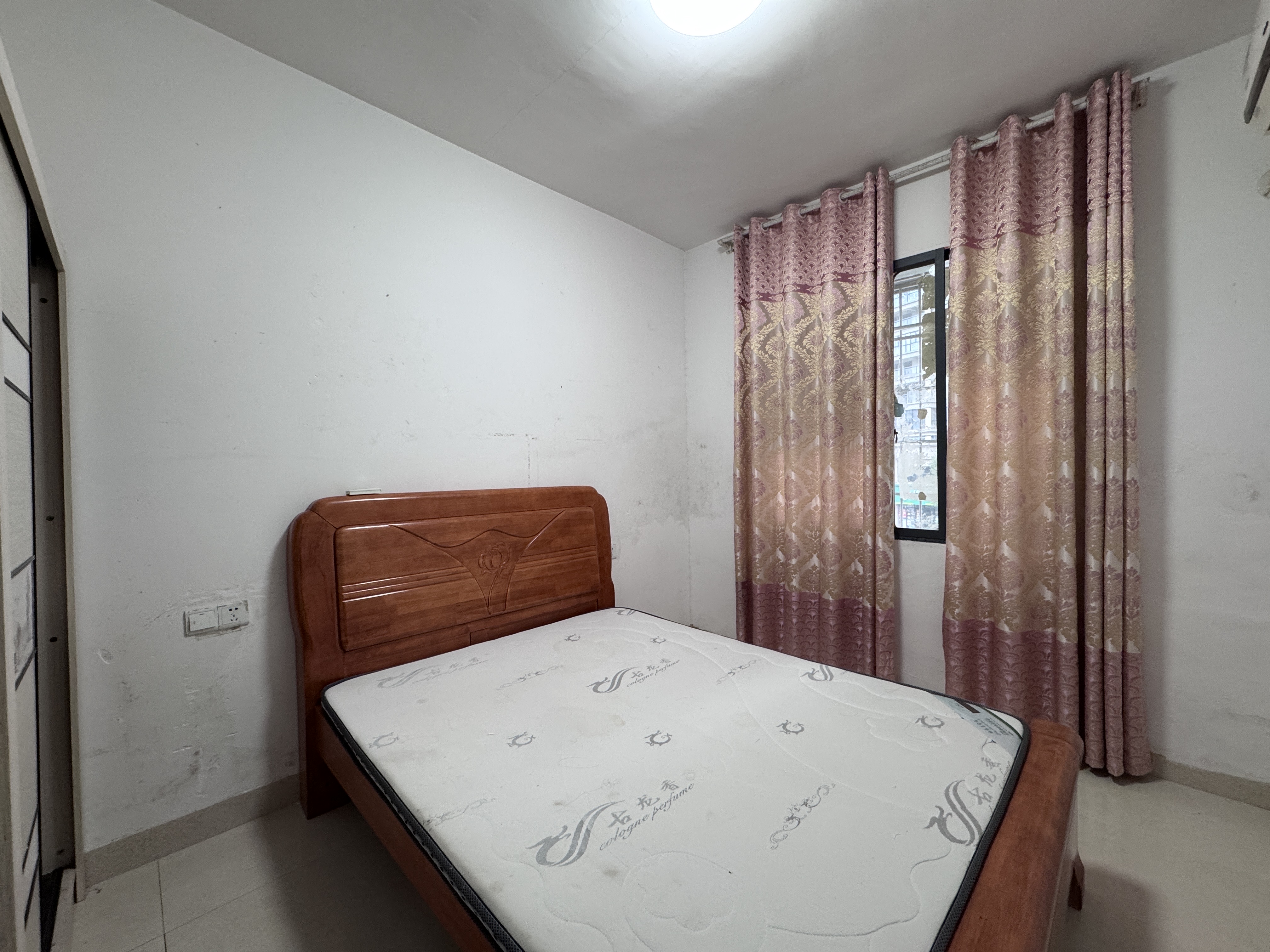 长湖小区  1室0厅0卫    1200.0元/月室内图