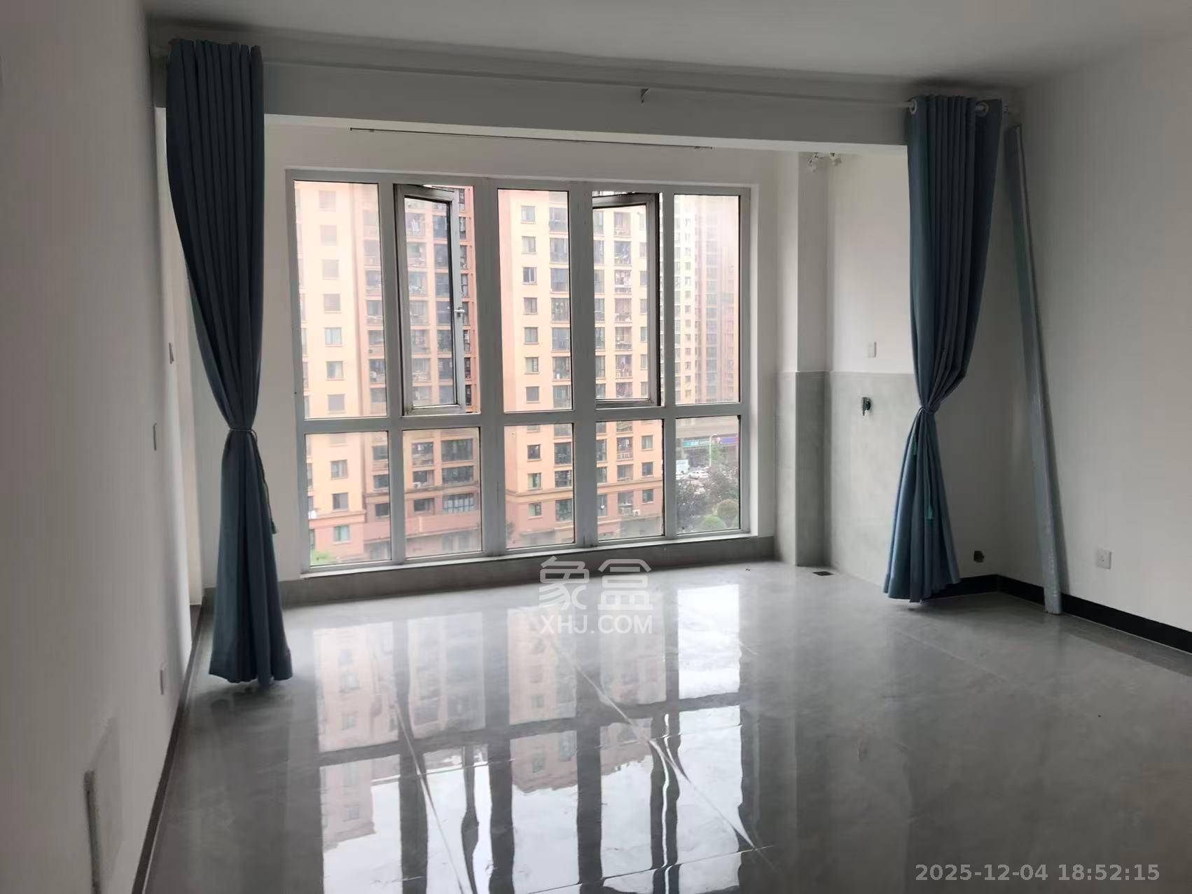 丽发新城  1室2厅1卫    2300.0元/月