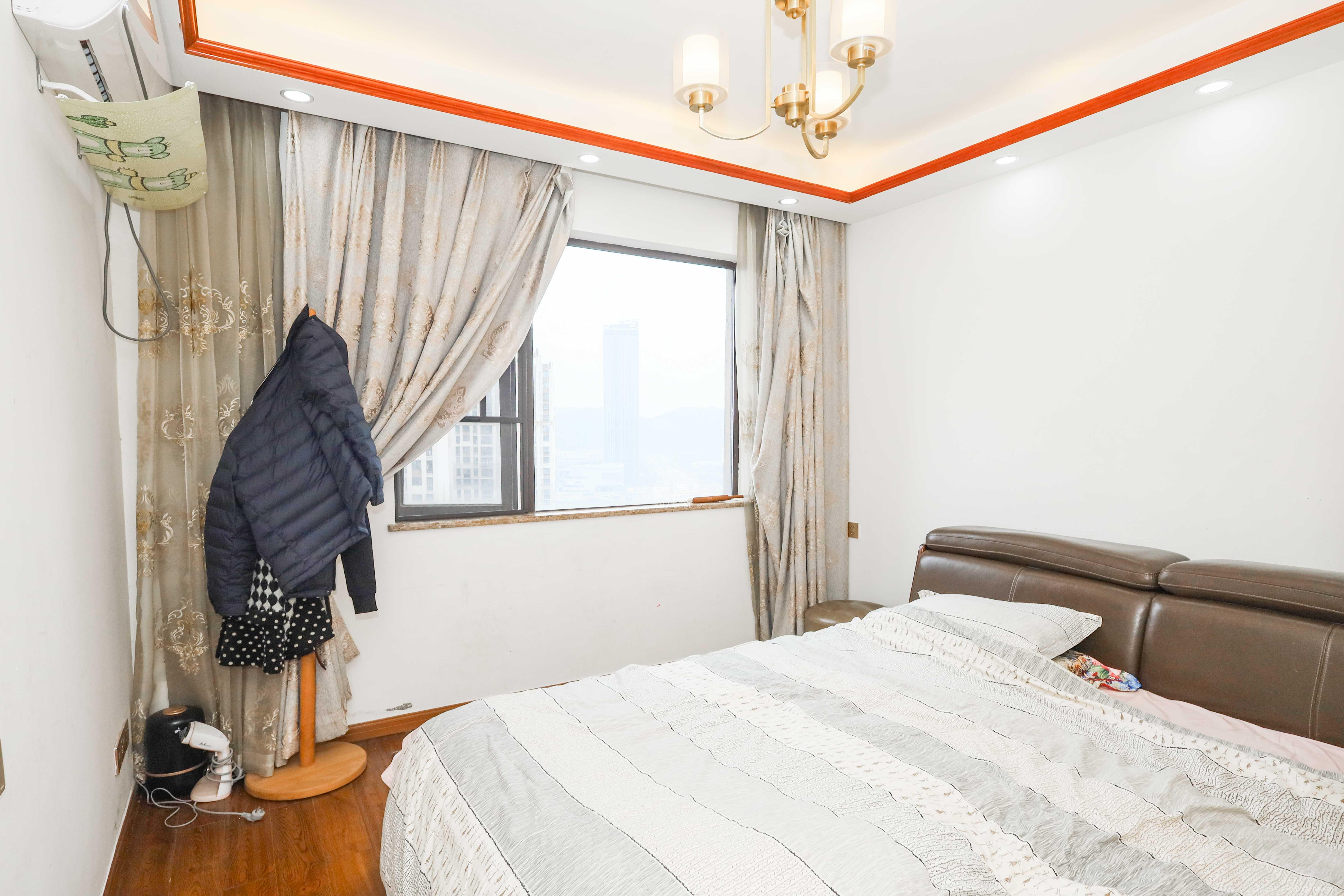 梅溪鑫苑名家  3室2厅1卫    96.8万卧室