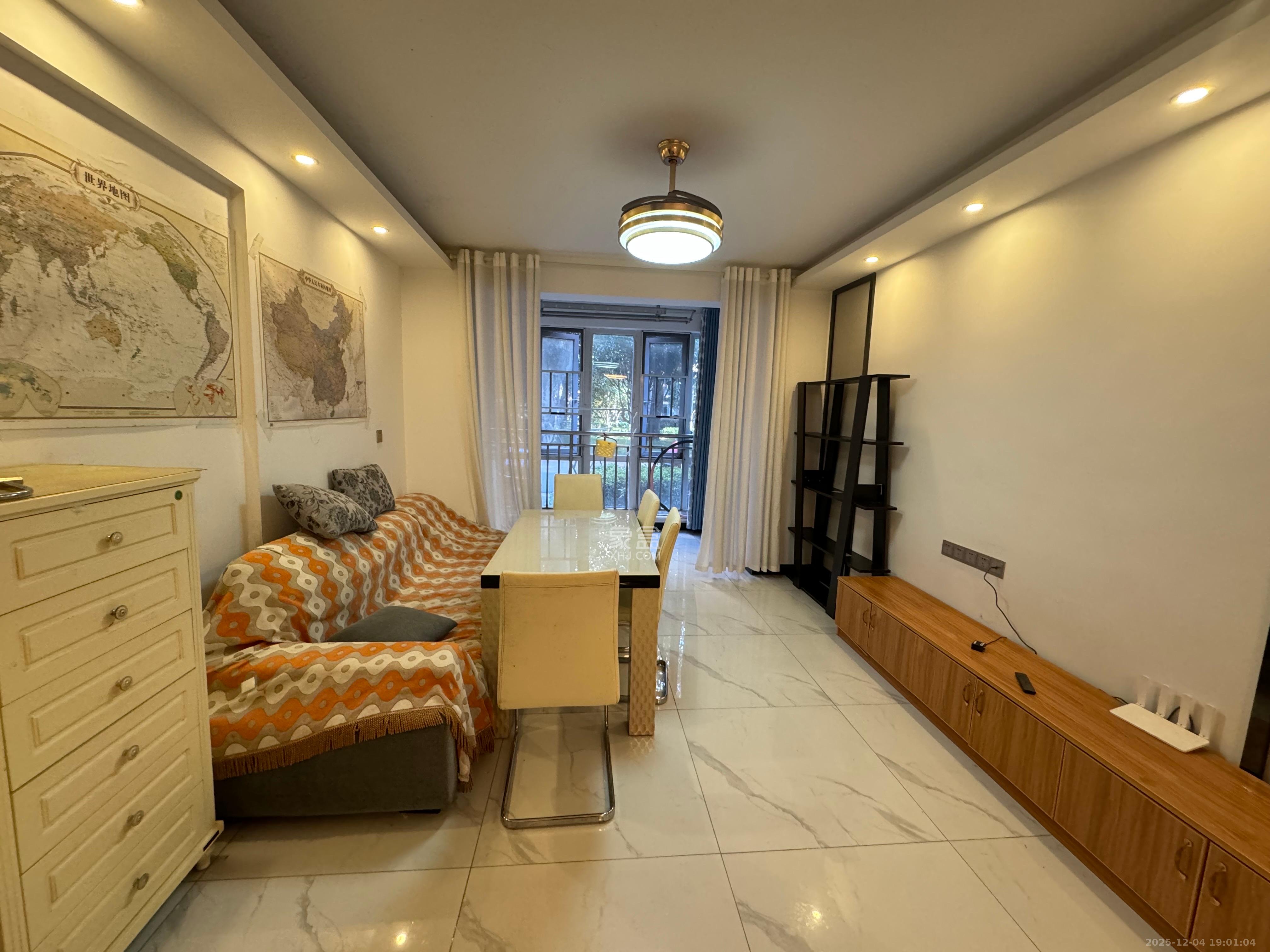 丽发新城  2室2厅1卫    1900.0元/月