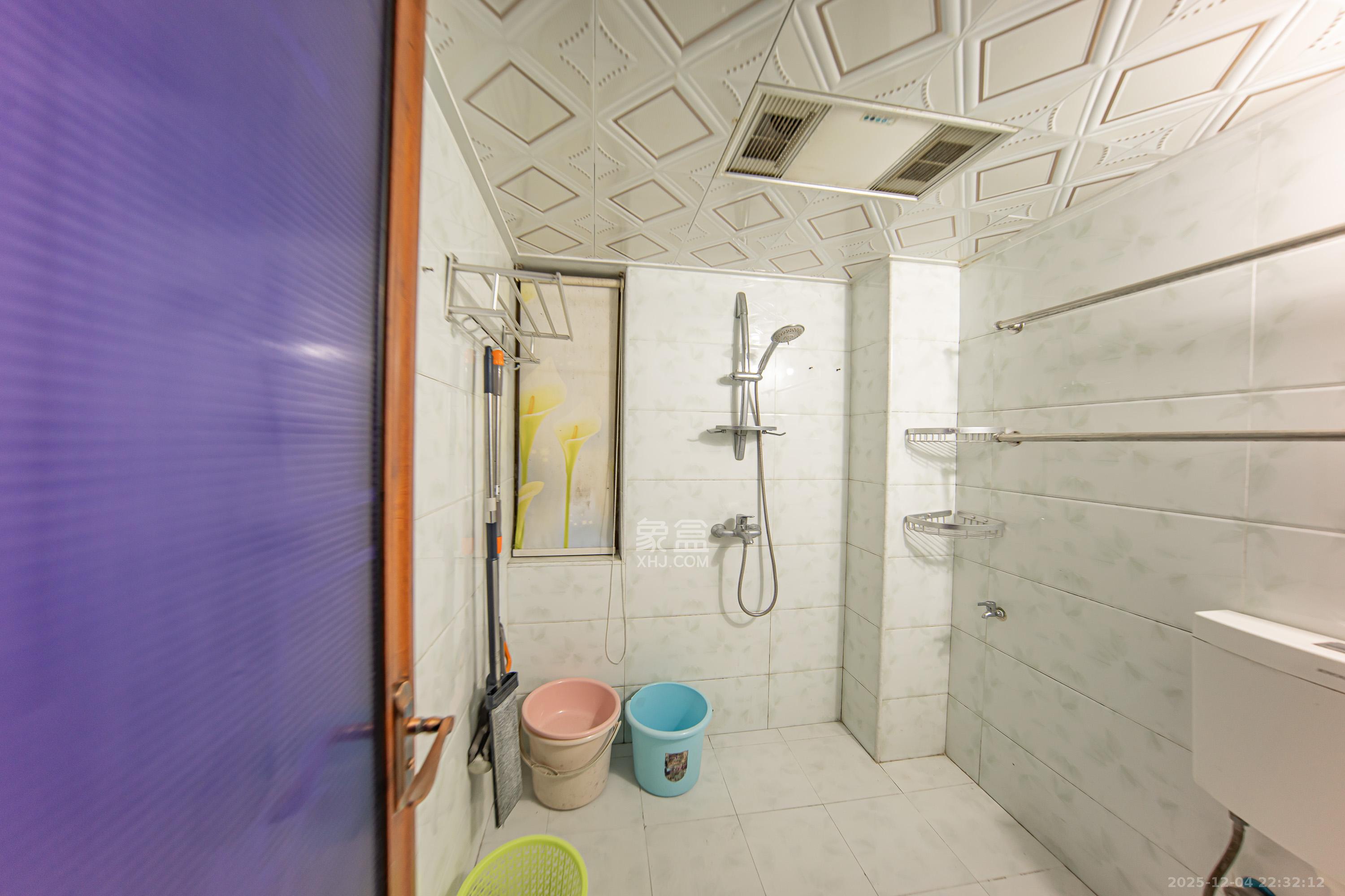 江山帝景哈佛  3室2厅1卫    68.0万卫生间