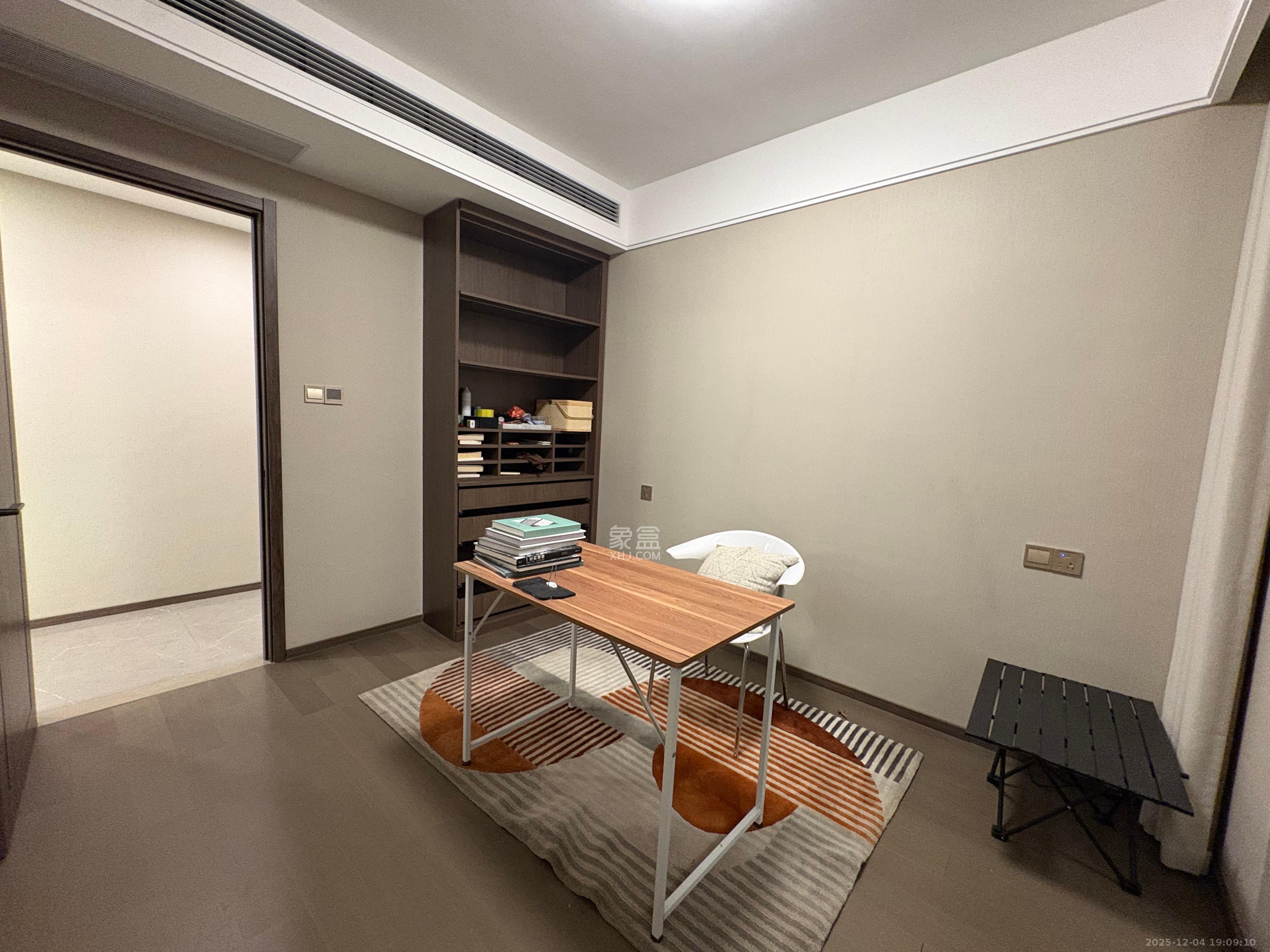 龙湖江与城 4室2厅2卫 3600.0元/月 龙湖江与城 4室2厅2卫 3600.0元/月室内图