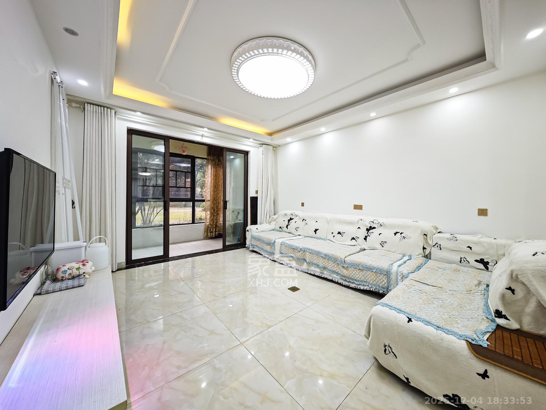 山语城二期 1室2厅2卫 82.8万 山语城二期 1室2厅2卫 82.8万客厅