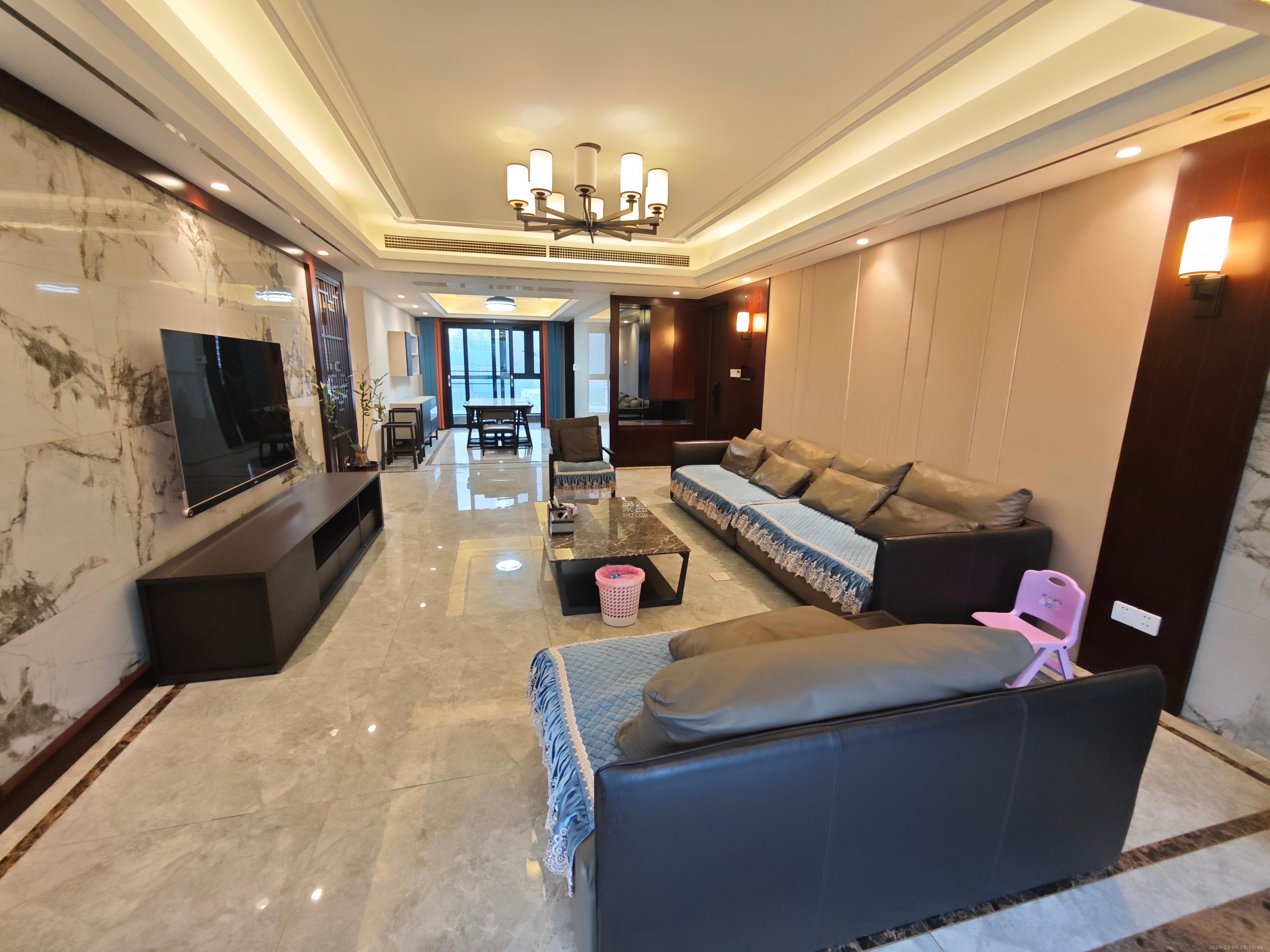 京武浪琴山一、二期  4室2厅2卫    12000.0元/月室内图