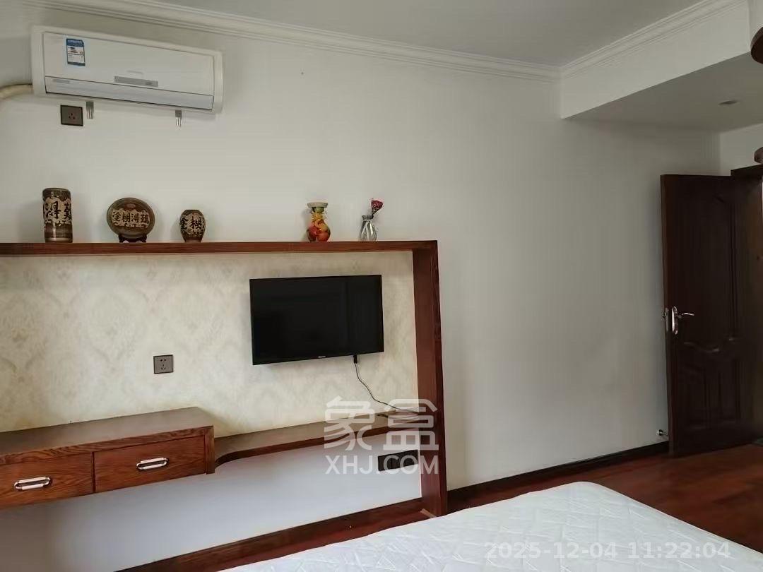 华润凤凰城三期 1室2厅1卫 2300.0元/月 华润凤凰城三期 1室2厅1卫 2300.0元/月室内图