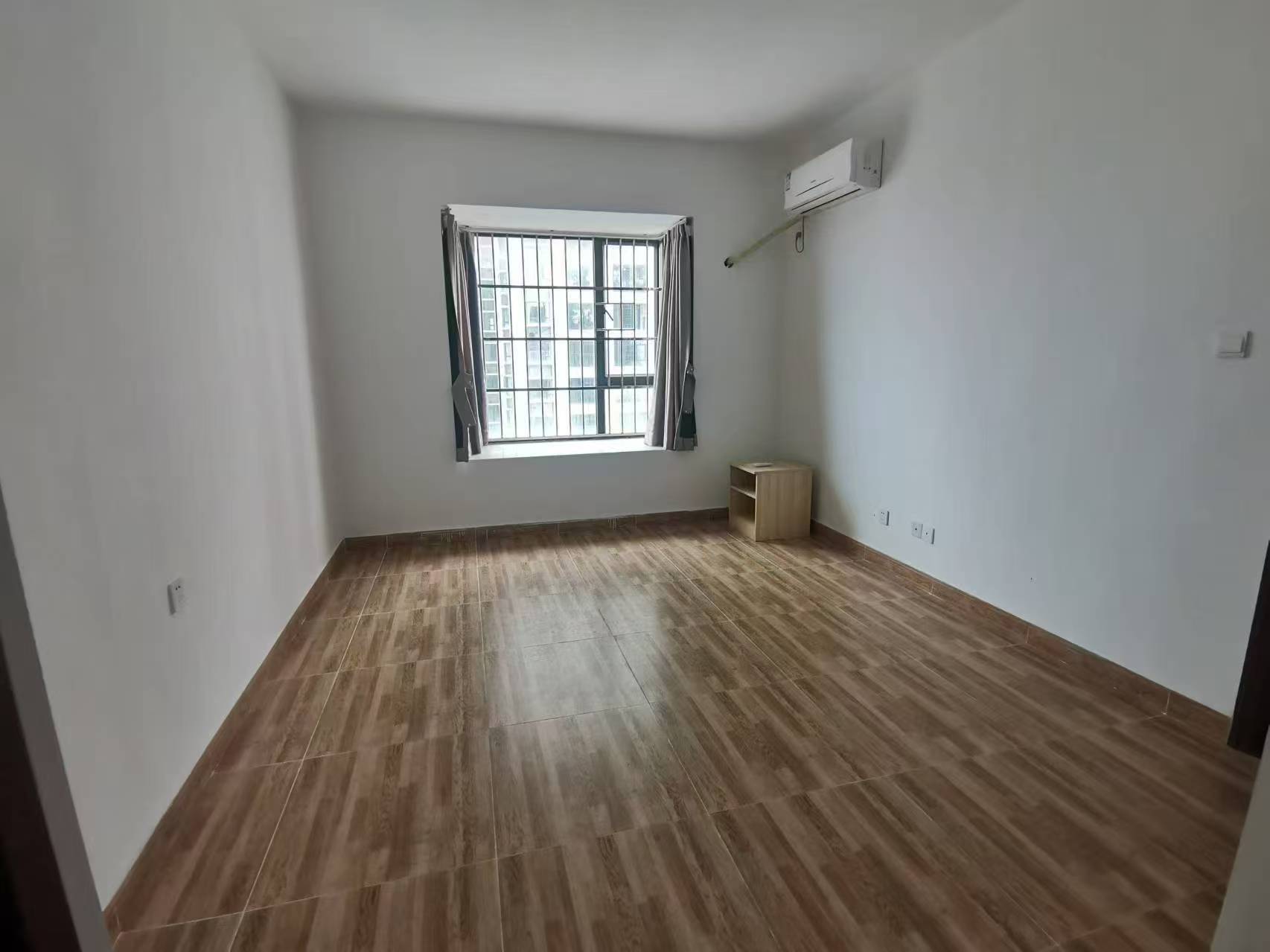 新琼雅苑  3室2厅1卫    1800.0元/月室内图