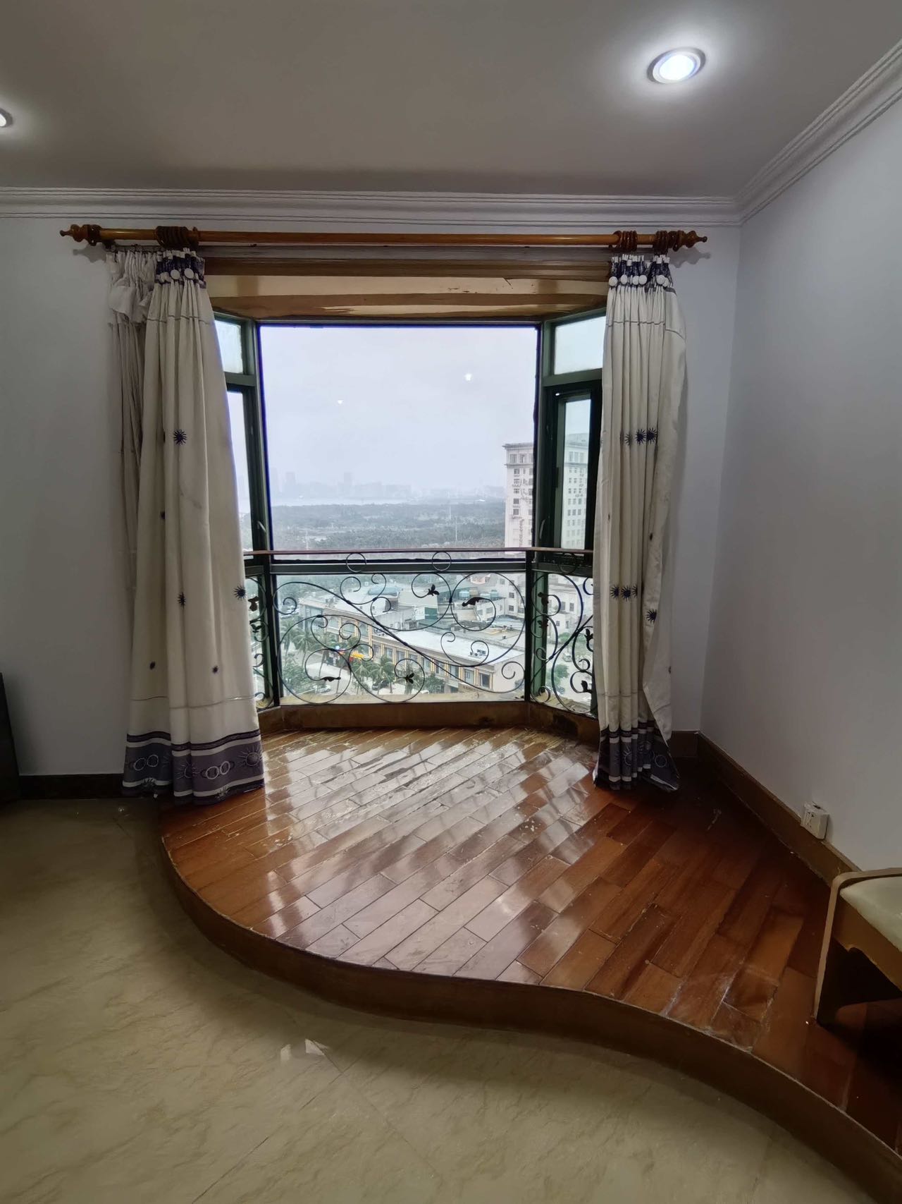 置地花园 3室2厅1卫 3000.0元/月 置地花园 3室2厅1卫 3000.0元/月室内图