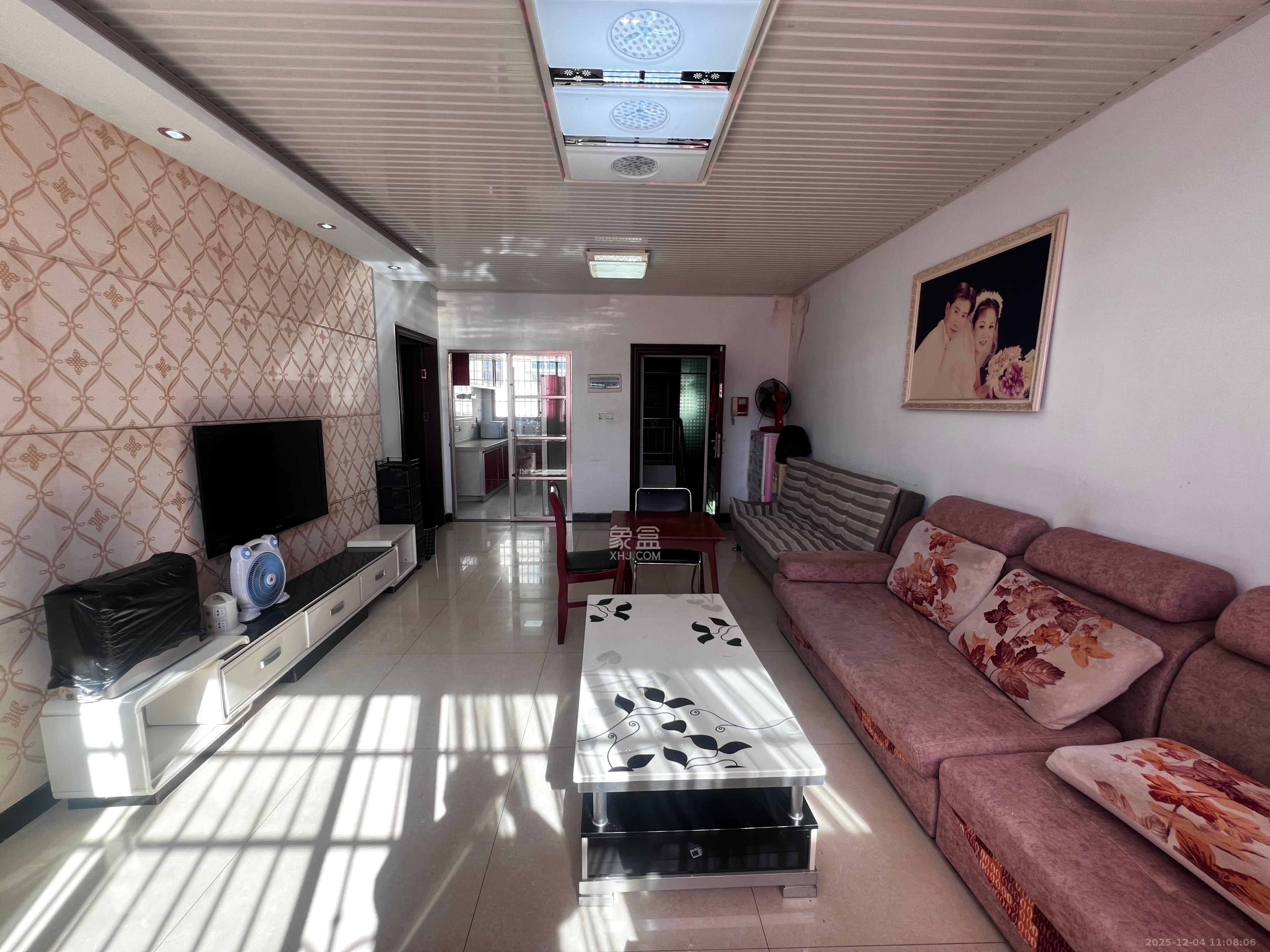 青园小区(青园社区安置房) 2室2厅1卫 1500.0元/月 青园小区(青园社区安置房) 2室2厅1卫 1500.0元/月室内图