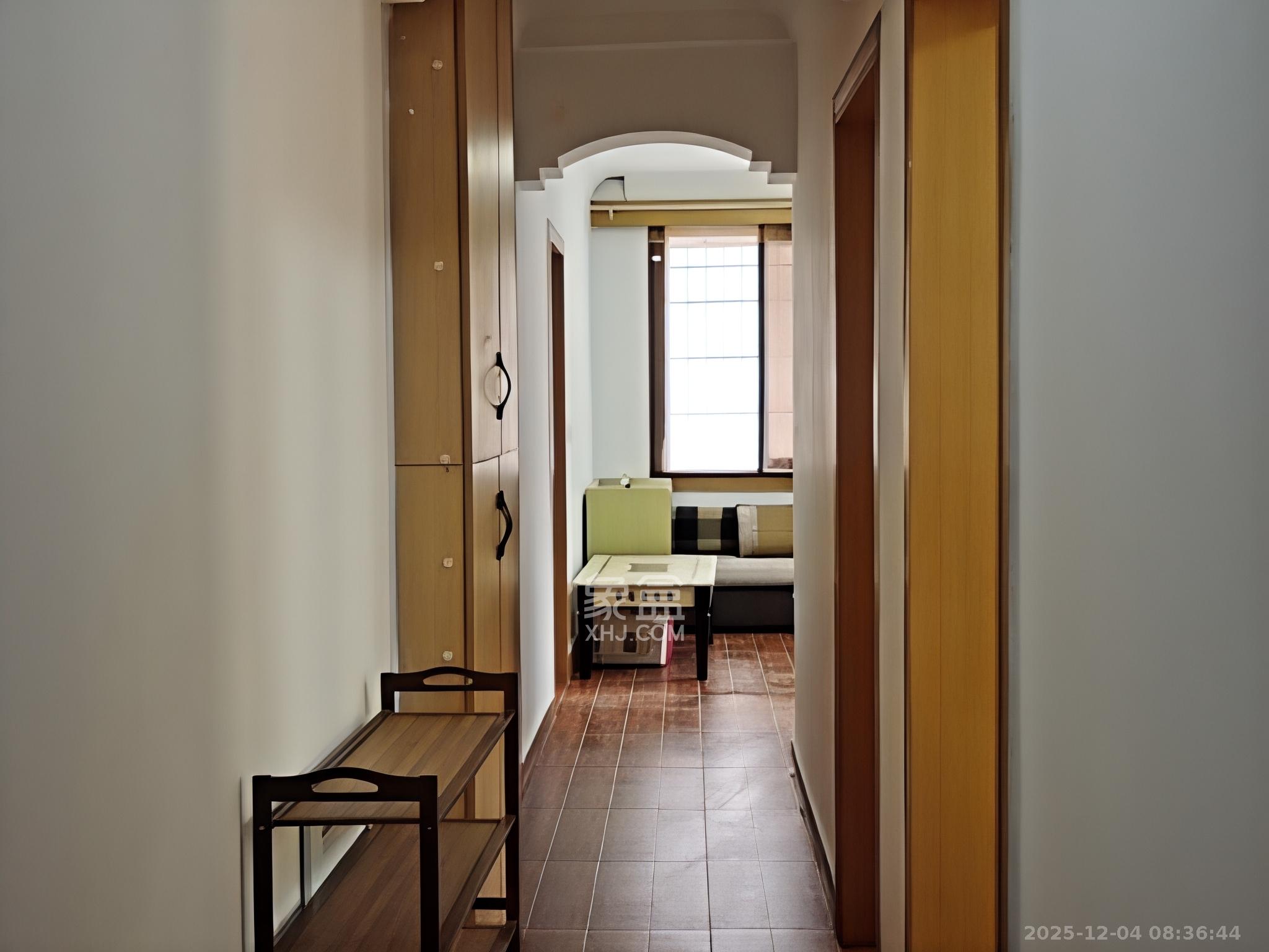 鸿基花园  3室2厅1卫    2100.0元/月