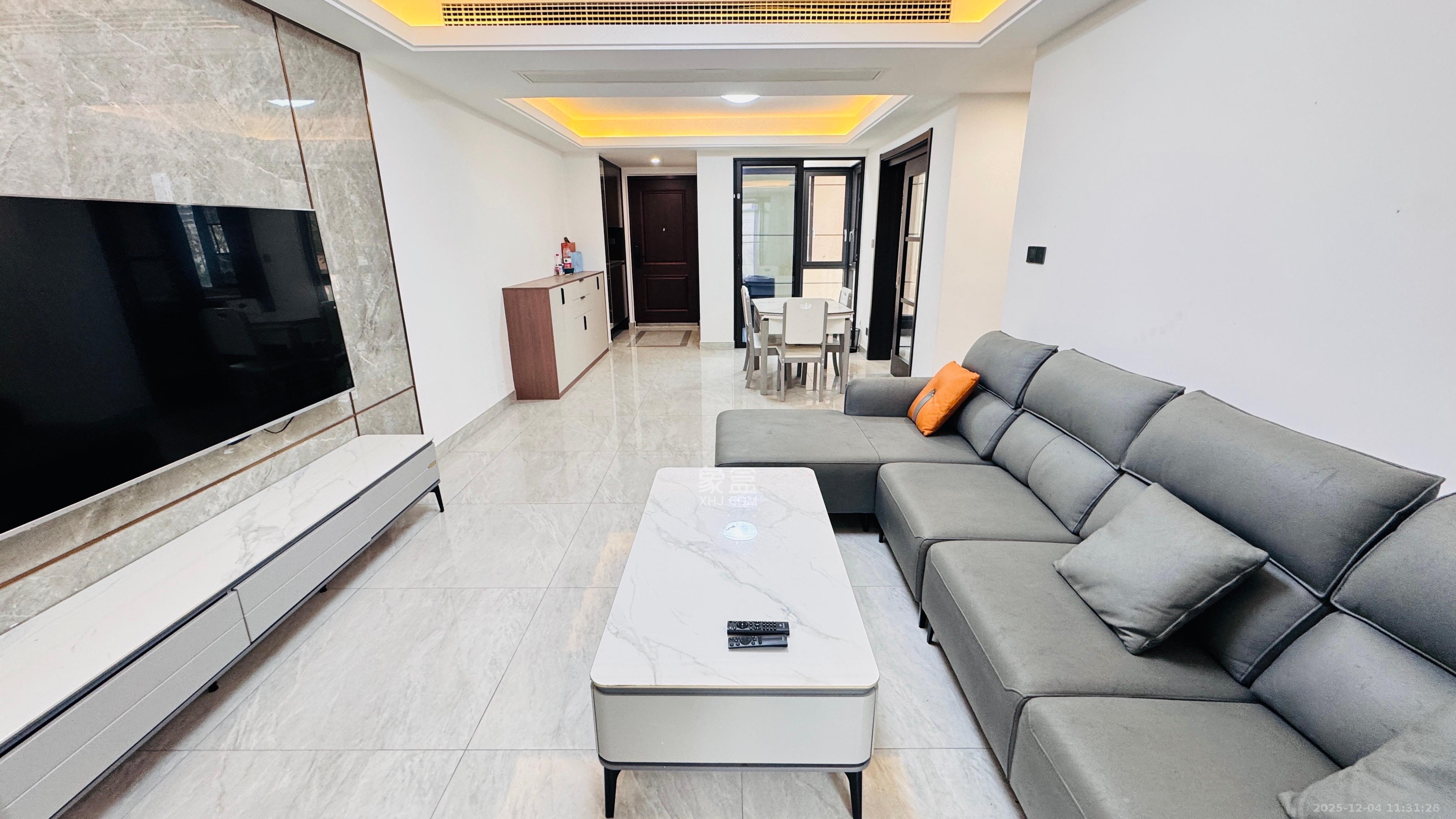 长沙美的麓府  4室2厅2卫    2900.0元/月