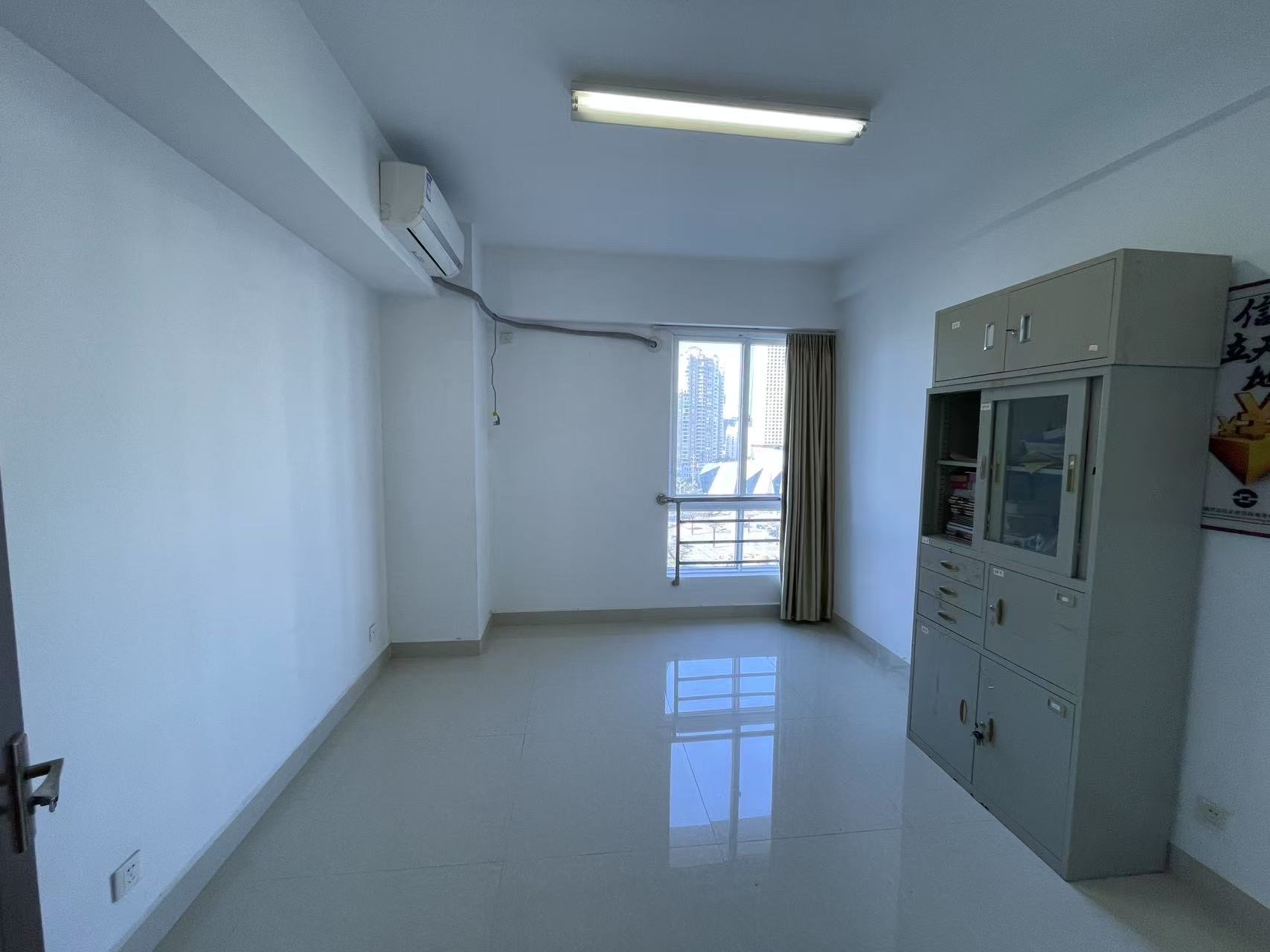 美银大厦 4室2厅2卫 5900.0元/月 美银大厦 4室2厅2卫 5900.0元/月室内图