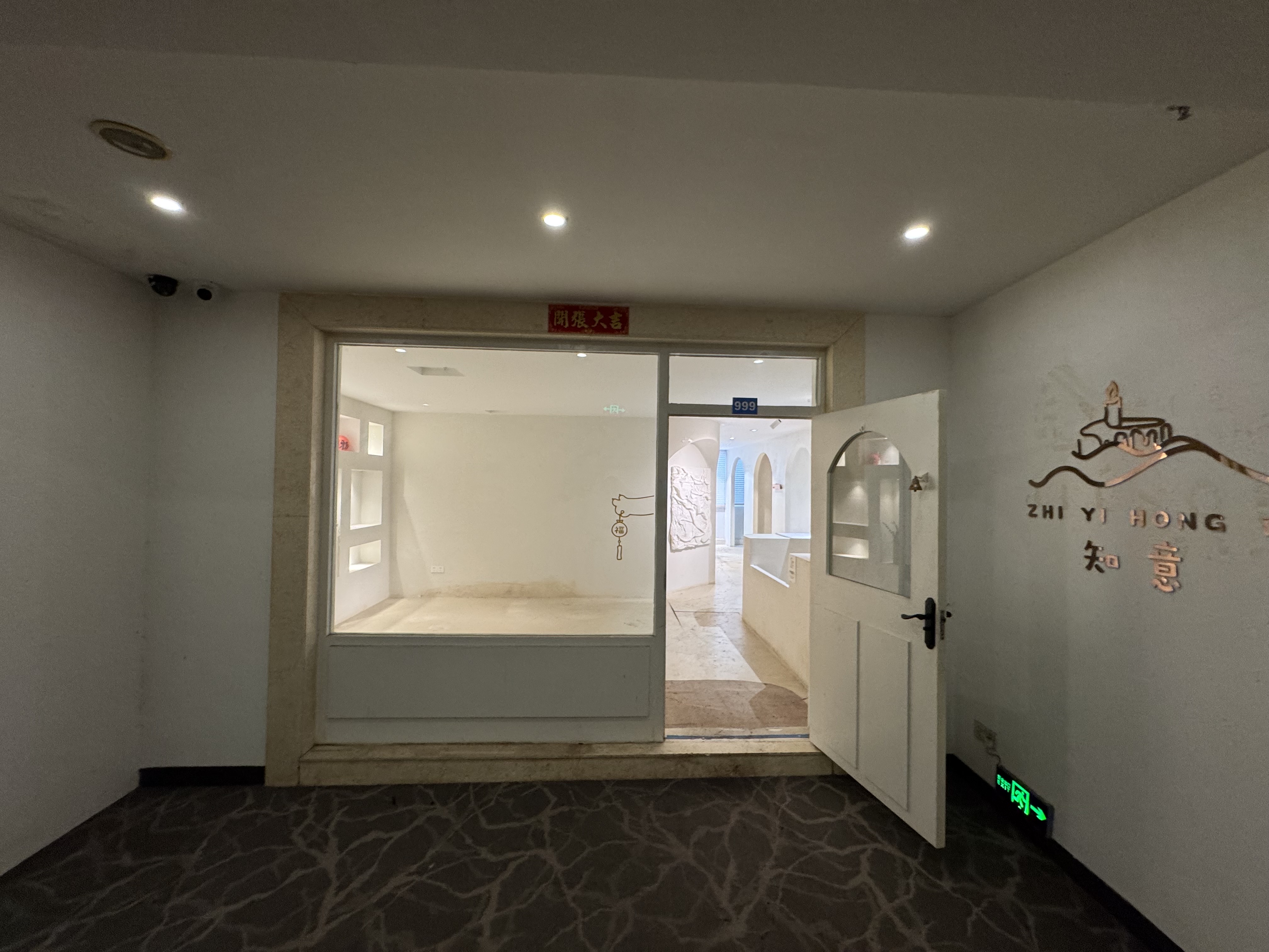 耀江商厦   100.0㎡      4000.0元/月