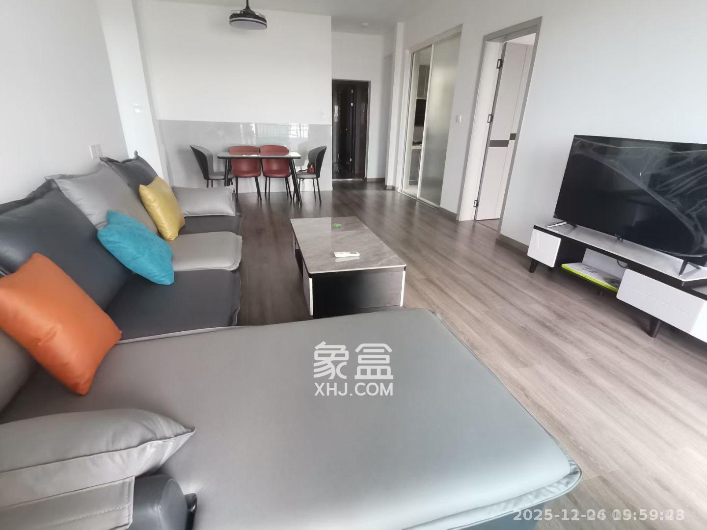 蓝光雍锦半岛  3室2厅2卫    3100.0元/月