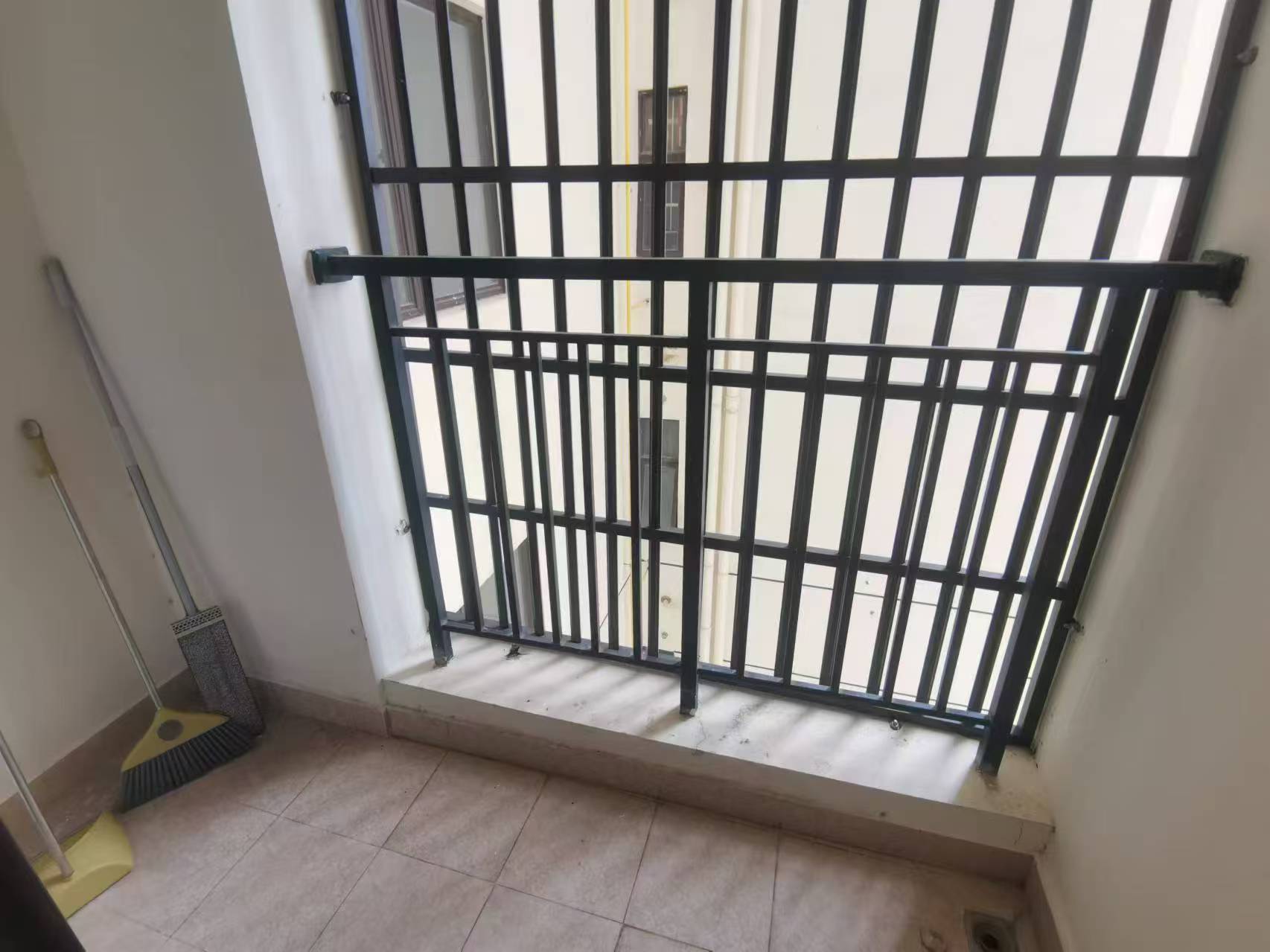 新琼雅苑  3室2厅1卫    1800.0元/月室内图