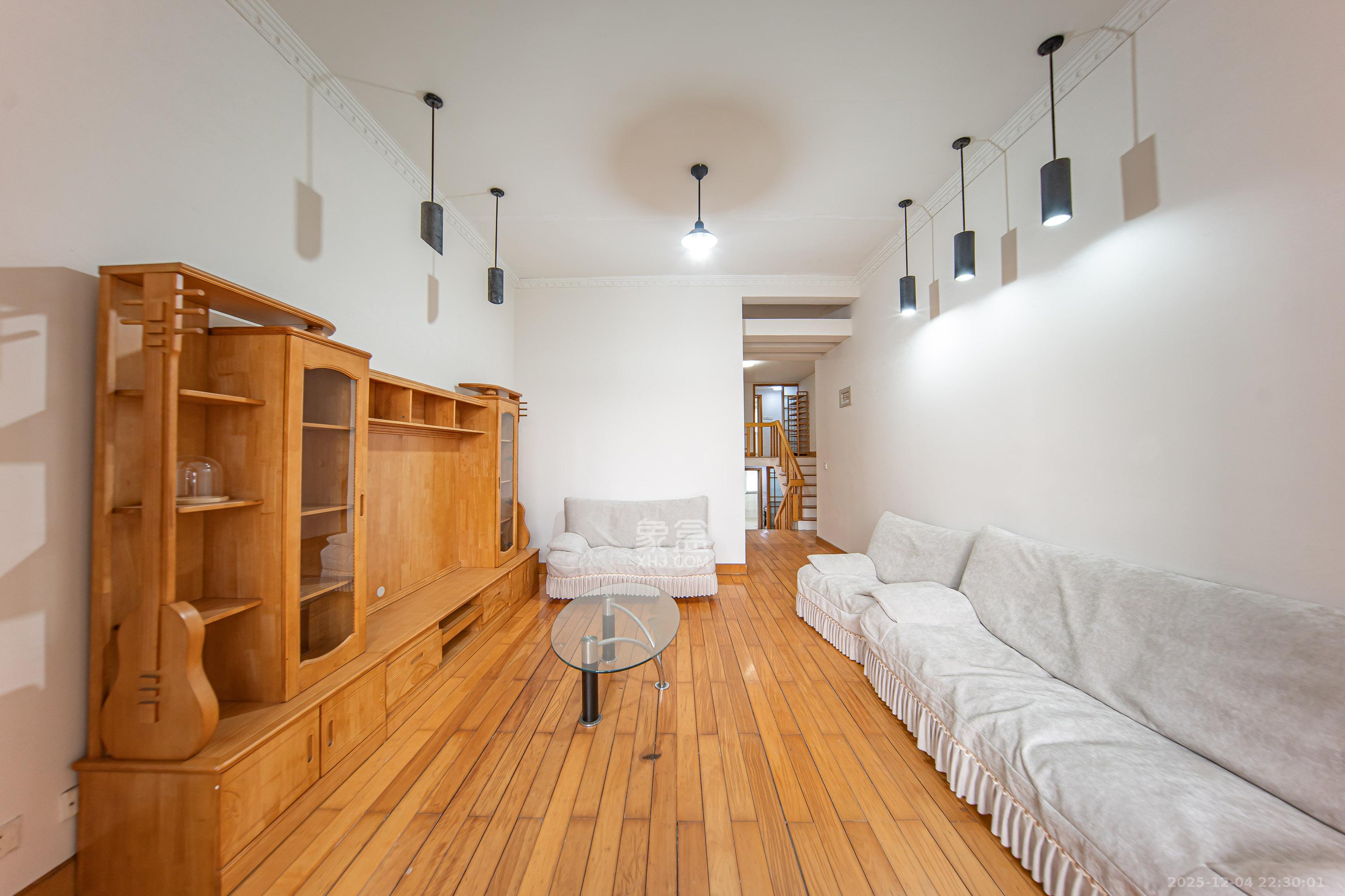 科教新村  4室2厅2卫    116.0万