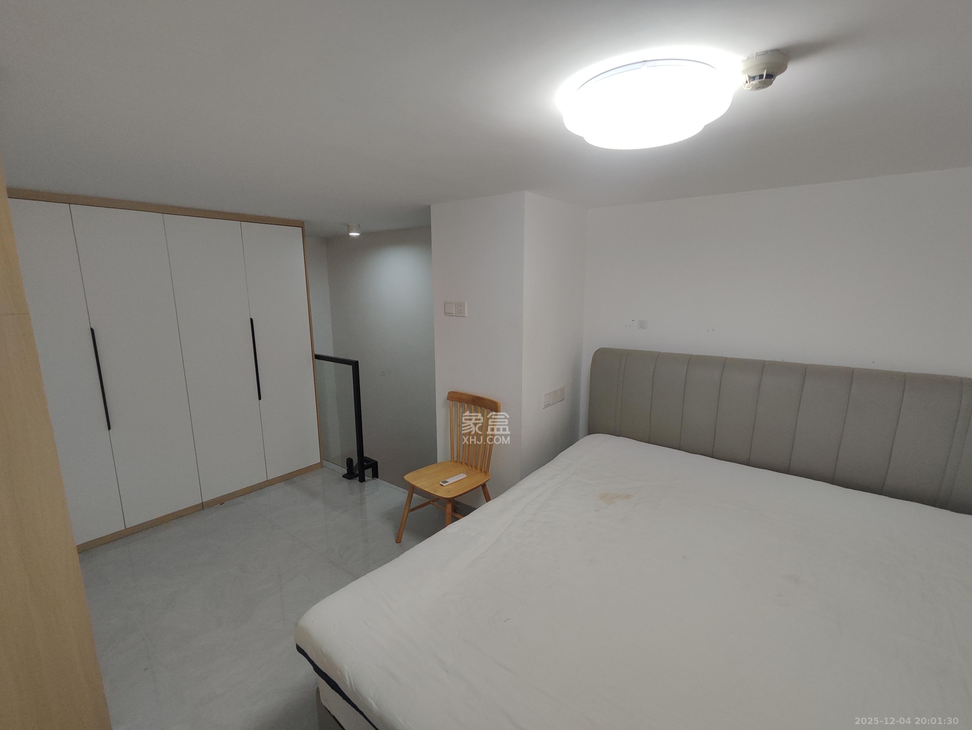 时代MOMA云PARK  1室1厅1卫    2400.0元/月室内图