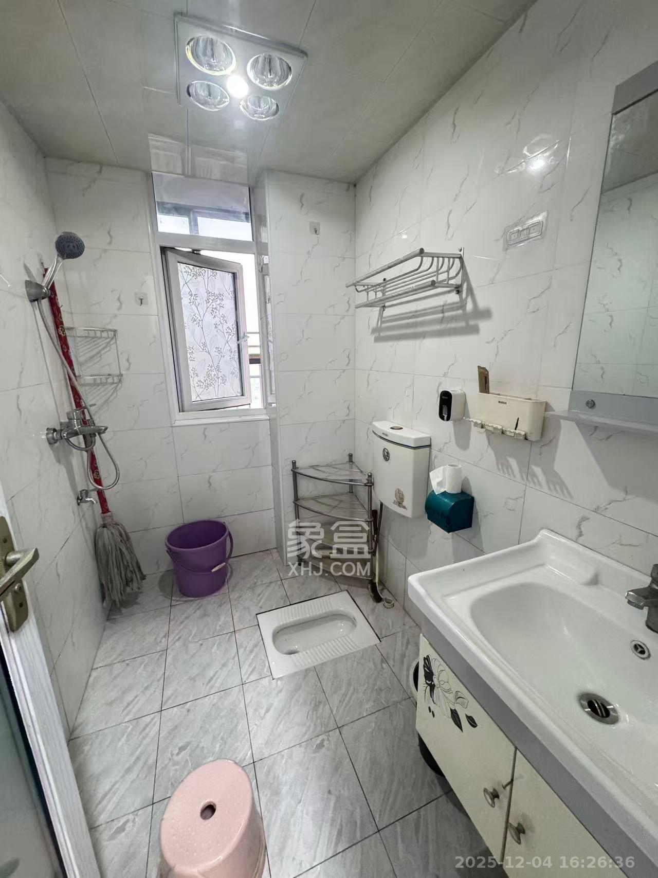 和悦城(蟠龙景苑)  3室2厅1卫    2000.0元/月室内图