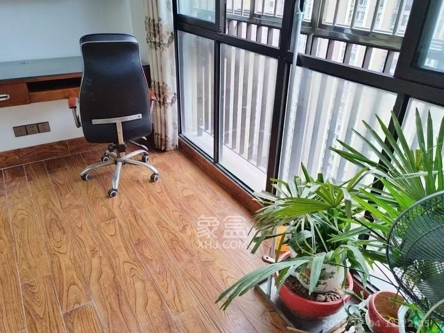 华润凤凰城三期 1室2厅1卫 2300.0元/月 华润凤凰城三期 1室2厅1卫 2300.0元/月室内图