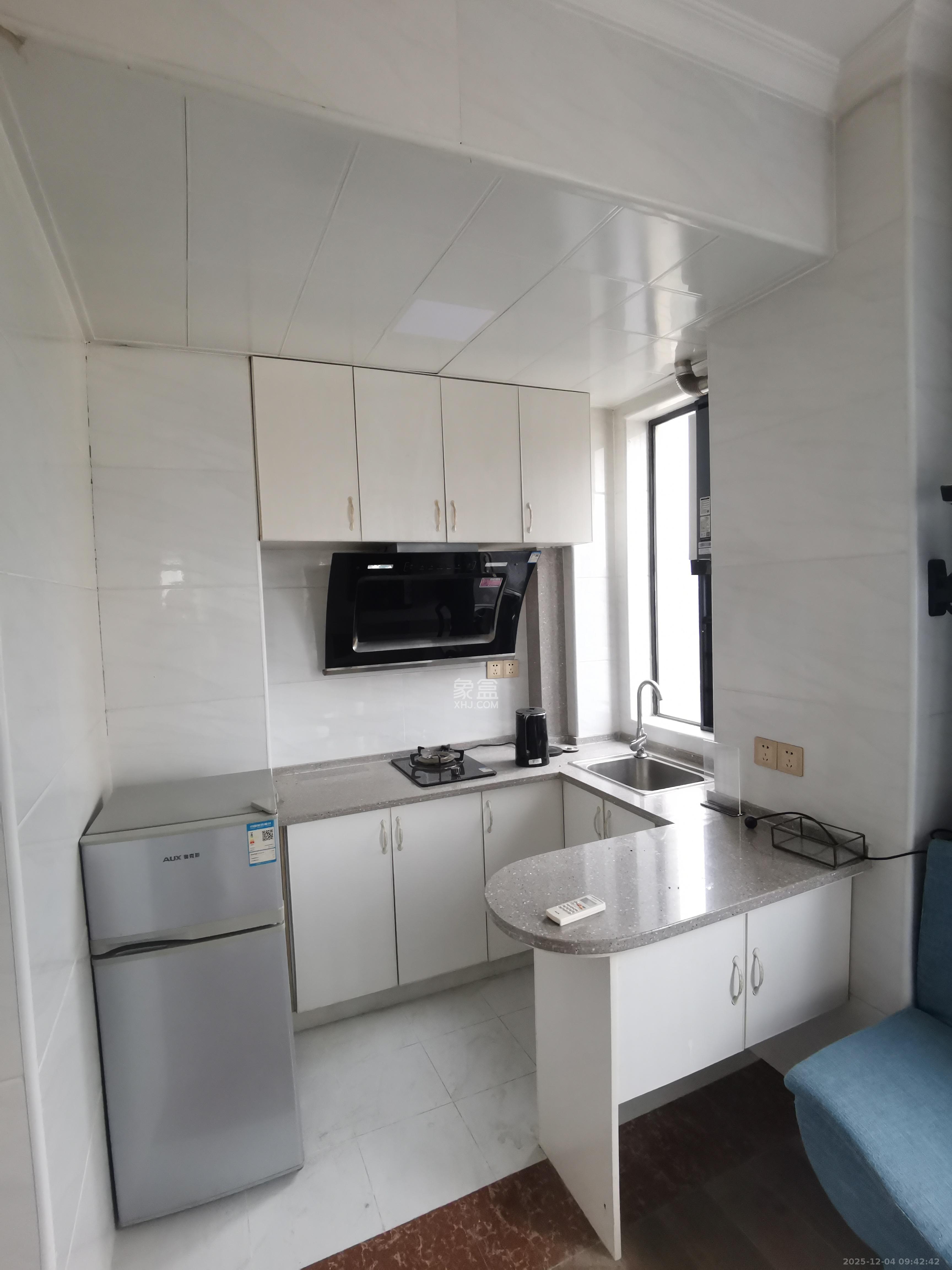 金轮星光名座  1室1厅1卫    1500.0元/月