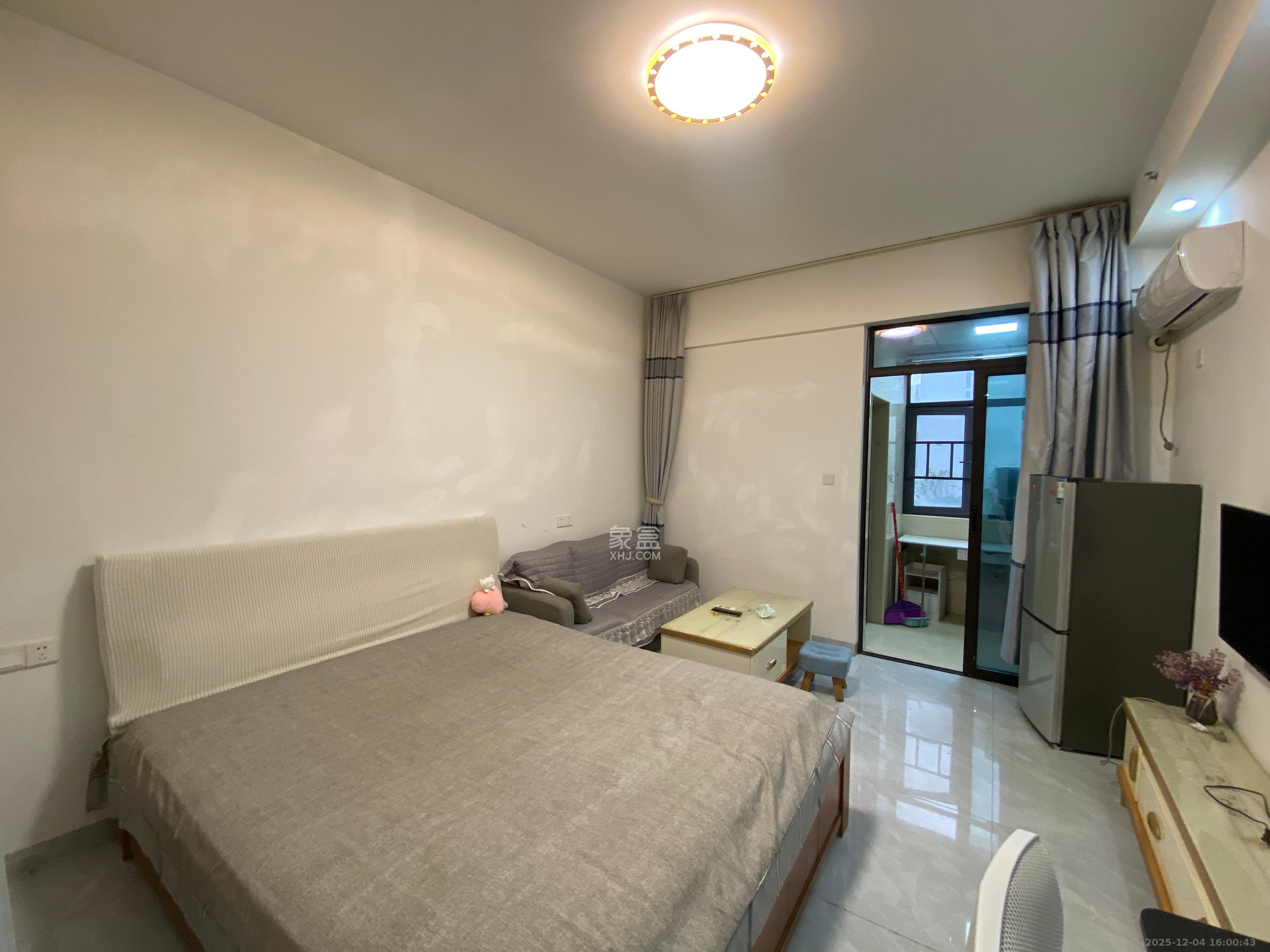 国泰九龙湾 1室1厅1卫 1400.0元/月 国泰九龙湾 1室1厅1卫 1400.0元/月室内图