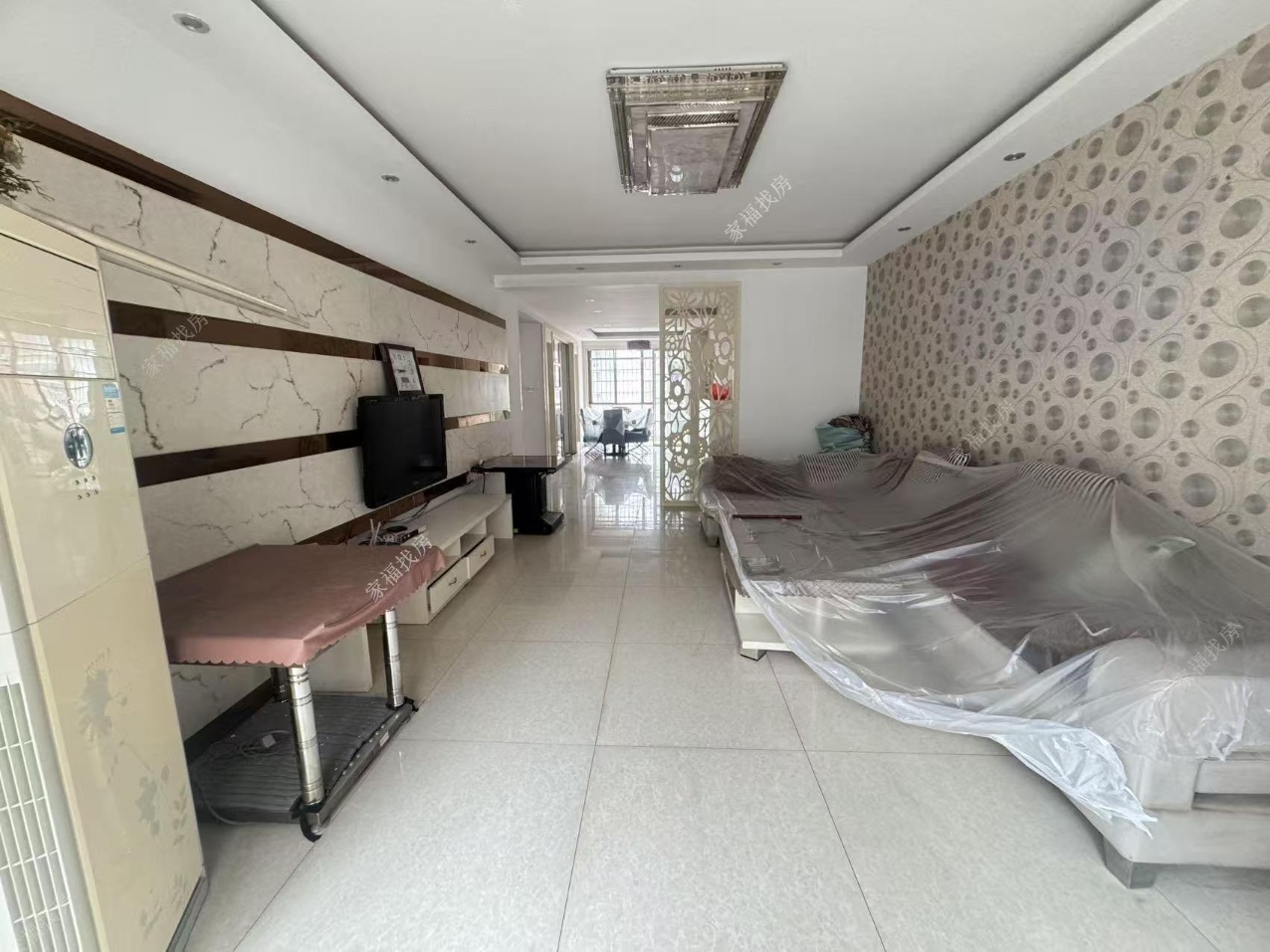 宏谊铭苑 3室2厅2卫 60.0万 宏谊铭苑 3室2厅2卫 60.0万客厅