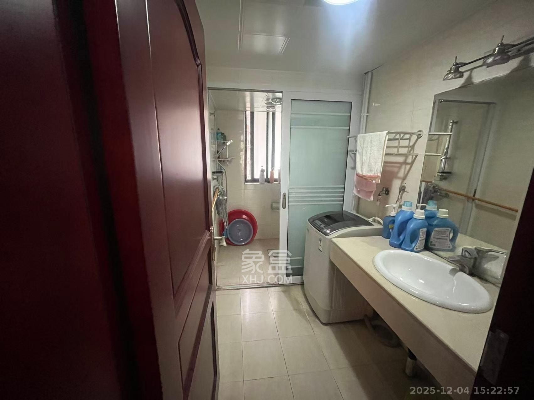 满庭芳小区 3室2厅2卫 2800.0元/月 满庭芳小区 3室2厅2卫 2800.0元/月室内图