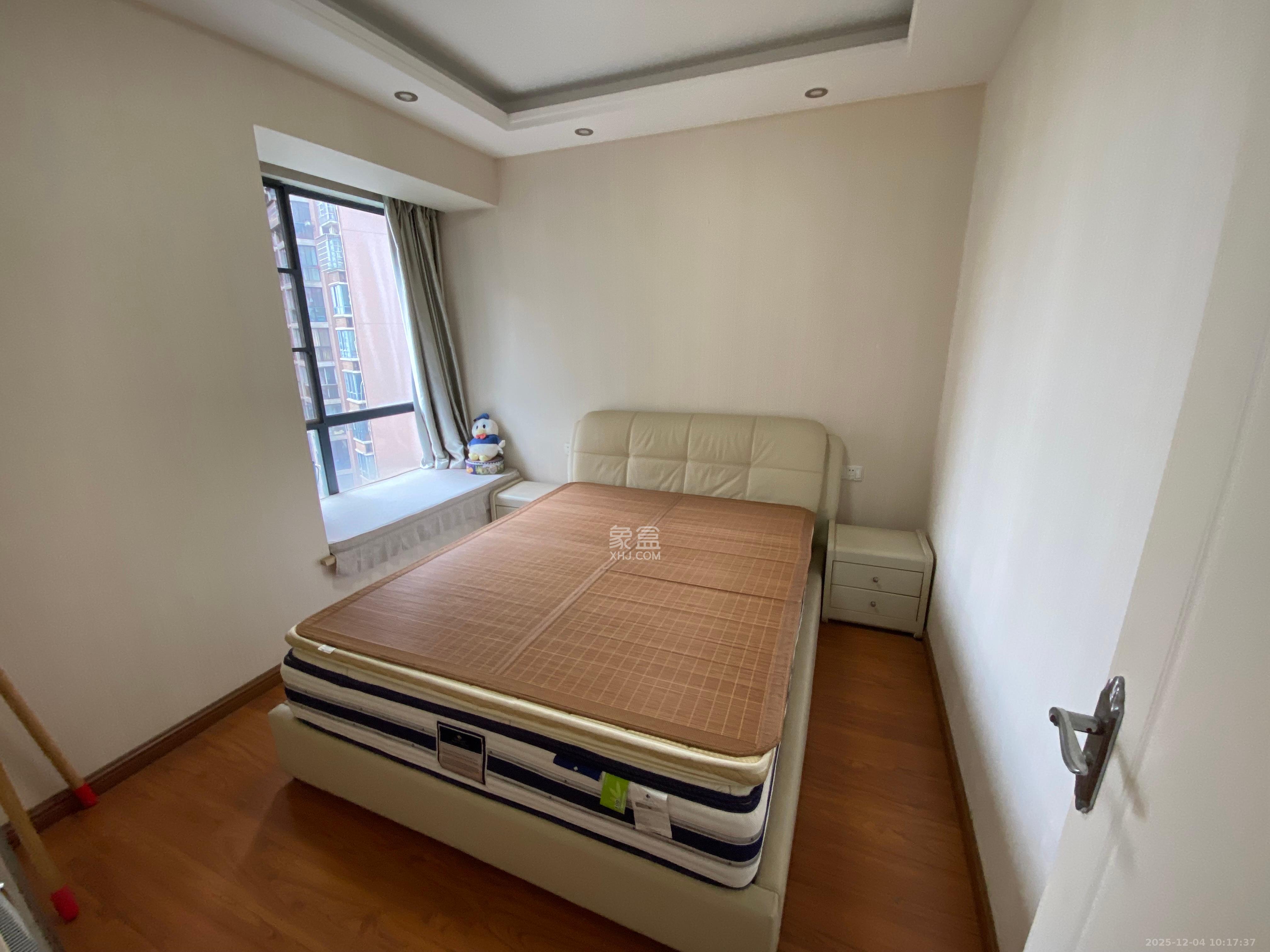 秀峰景园(领秀峰) 2室1厅1卫 1600.0元/月 秀峰景园(领秀峰) 2室1厅1卫 1600.0元/月室内图