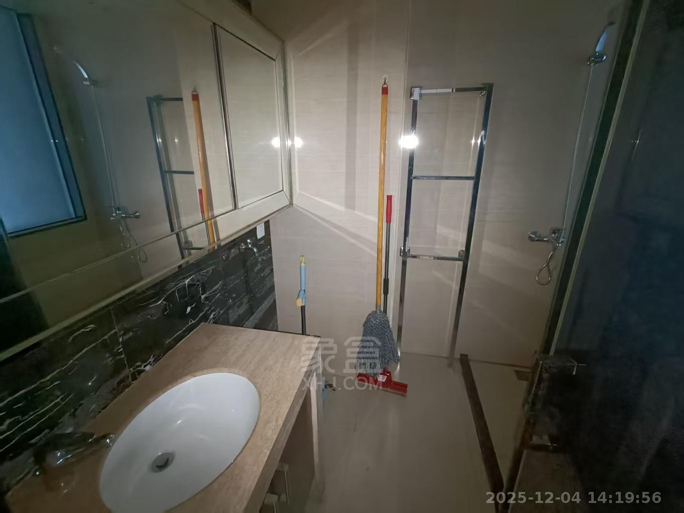 银天国际 1室1厅1卫 1200.0元/月 银天国际 1室1厅1卫 1200.0元/月室内图