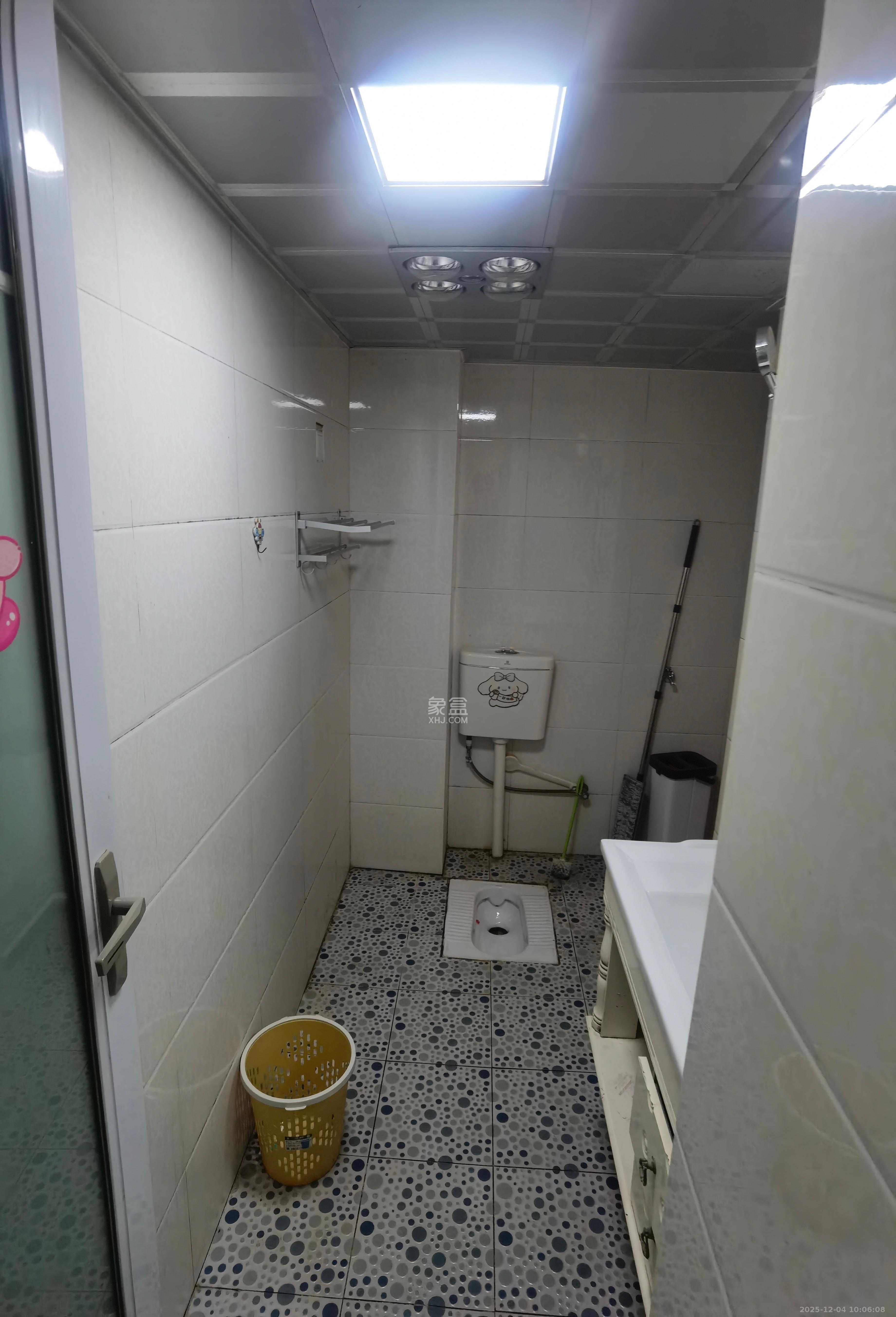 百纳广场(百纳公寓) 2室1厅1卫 2000.0元/月 百纳广场(百纳公寓) 2室1厅1卫 2000.0元/月室内图