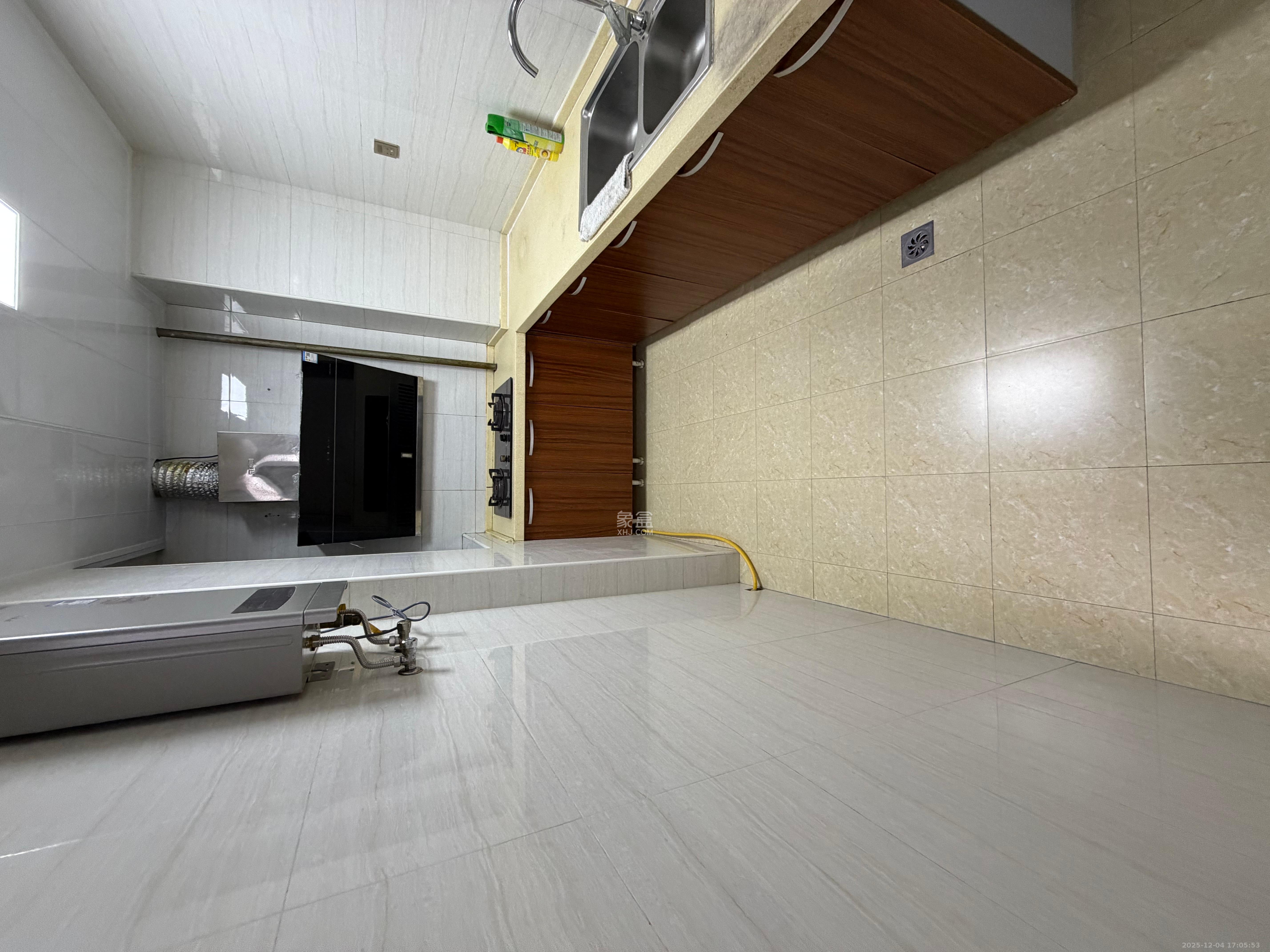 百纳广场（百纳公寓）  2室2厅1卫    2300.0元/月室内图