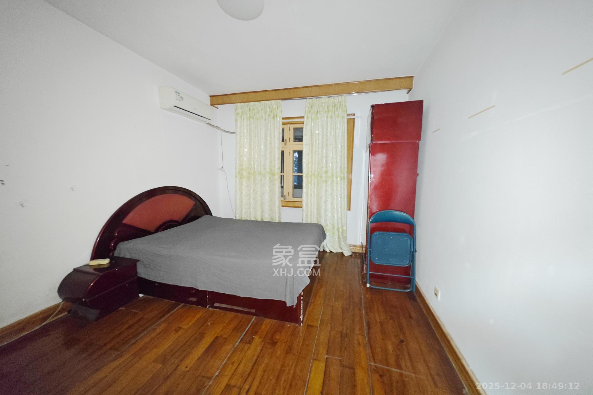 金叶公寓（原省烟草公司宿舍）  3室2厅1卫    83.0万卧室