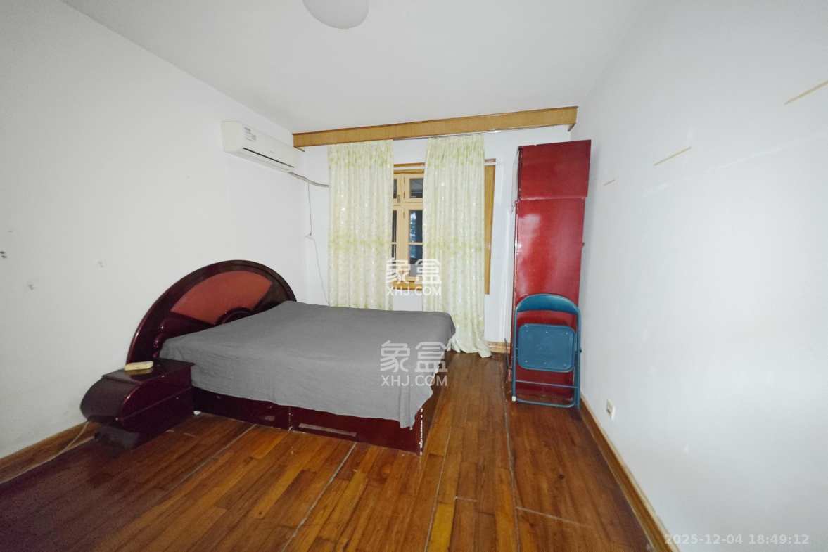 金叶公寓(原省烟草公司宿舍) 3室2厅1卫 83.0万 金叶公寓(原省烟草公司宿舍) 3室2厅1卫 83.0万卧室