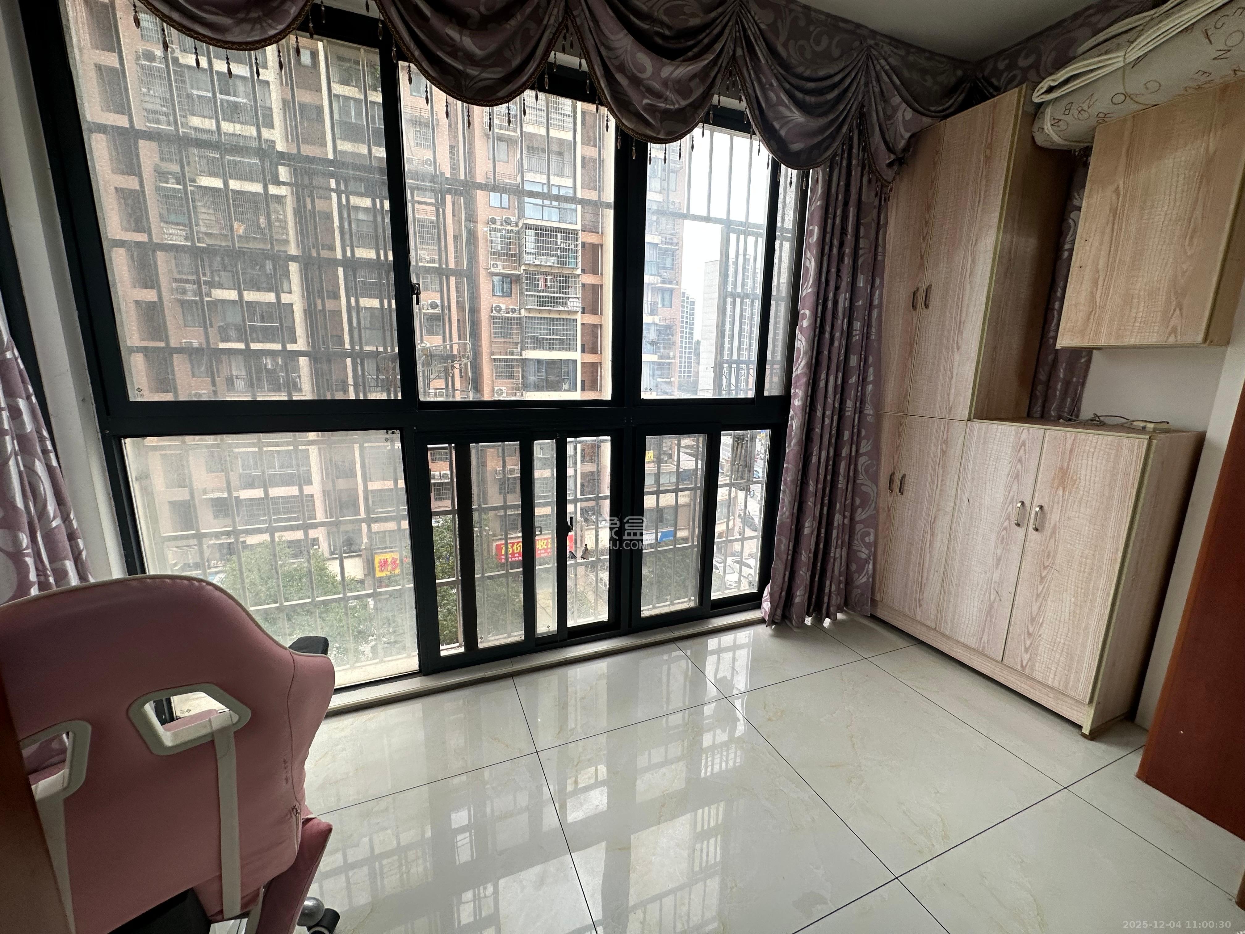 山水新城  2室2厅1卫    1700.0元/月室内图