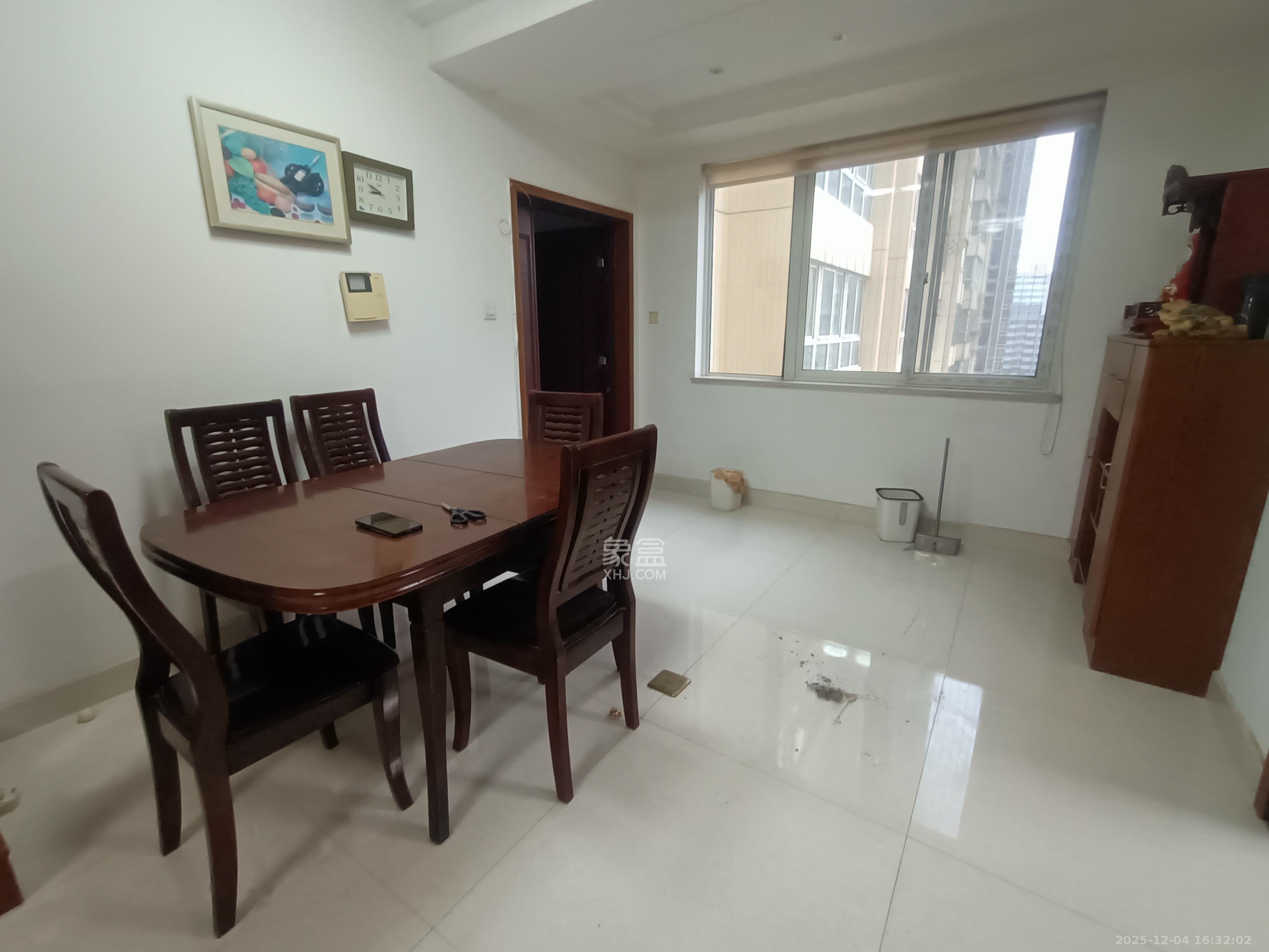 汇都公寓  3室2厅2卫    2700.0元/月室内图