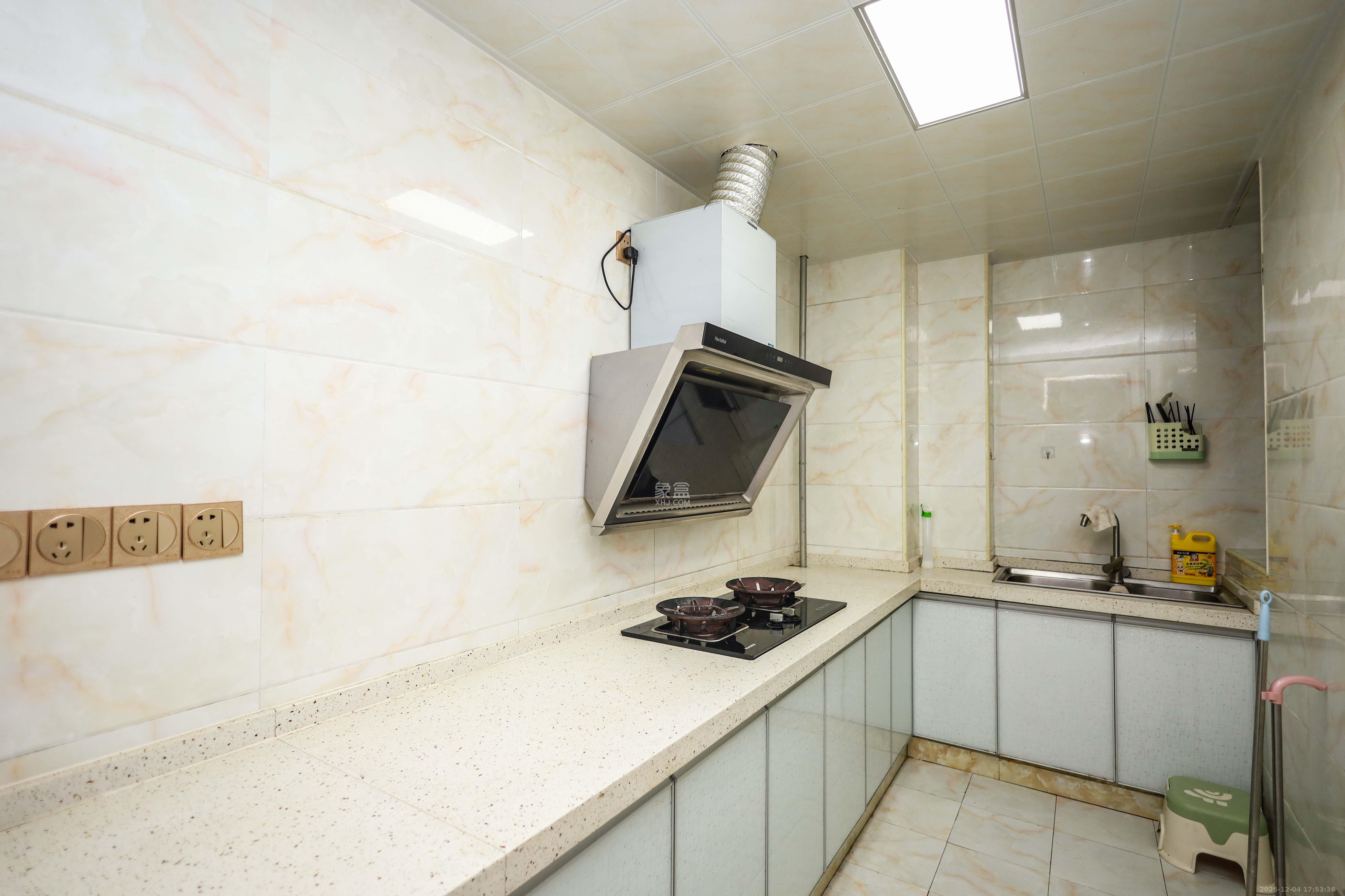 广泰锦苑  3室2厅1卫    88.0万厨房