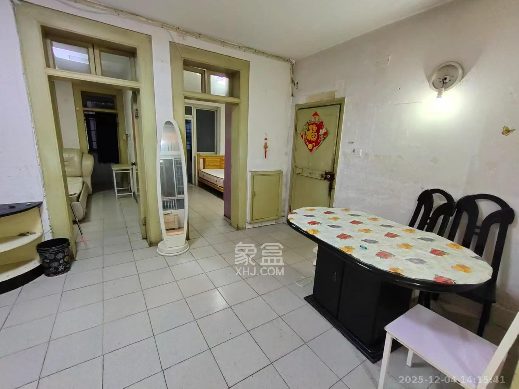 长勘小区  2室1厅1卫    2000.0元/月室内图