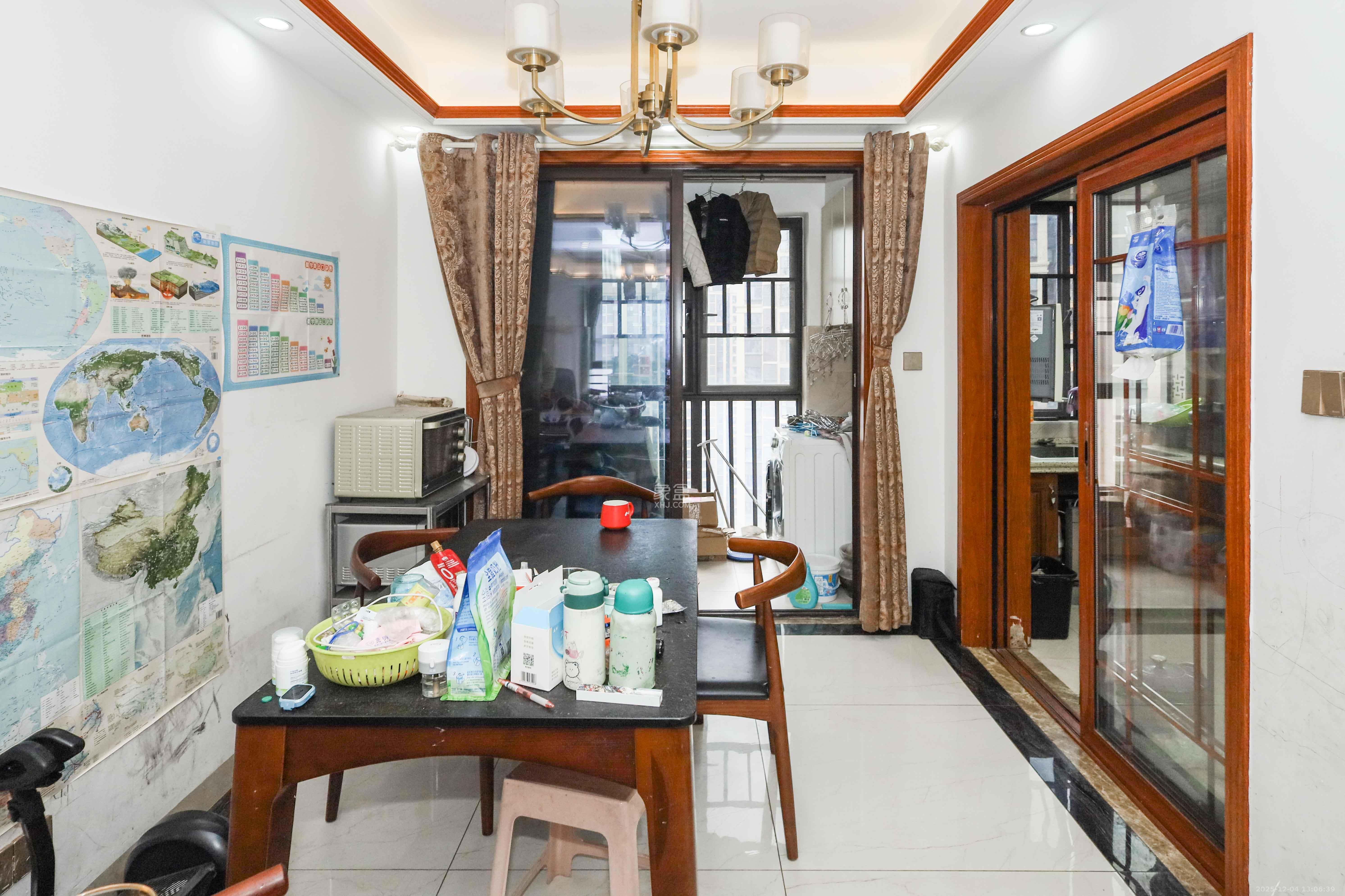 梅溪鑫苑名家  3室2厅1卫    96.8万客厅