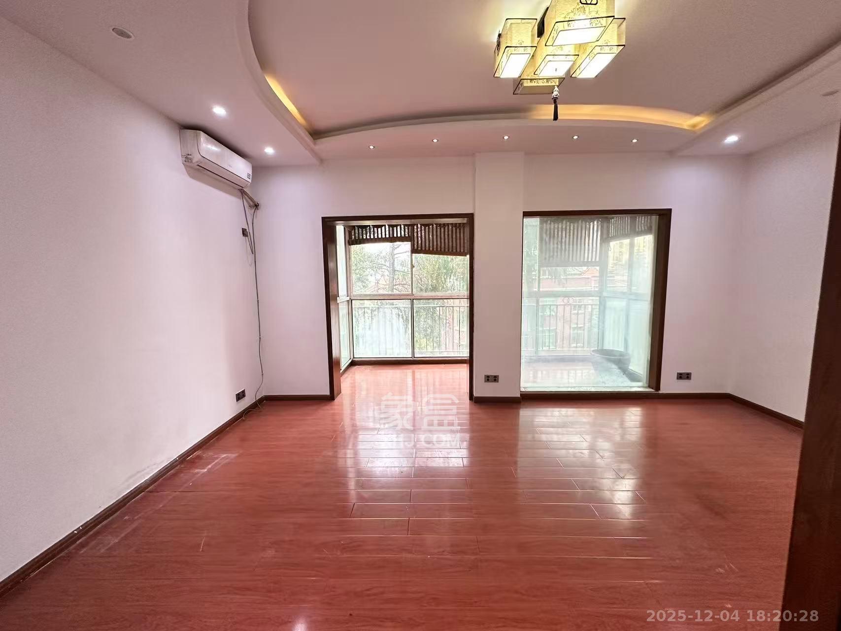 静园山庄  5室2厅3卫    5000.0元/月室内图