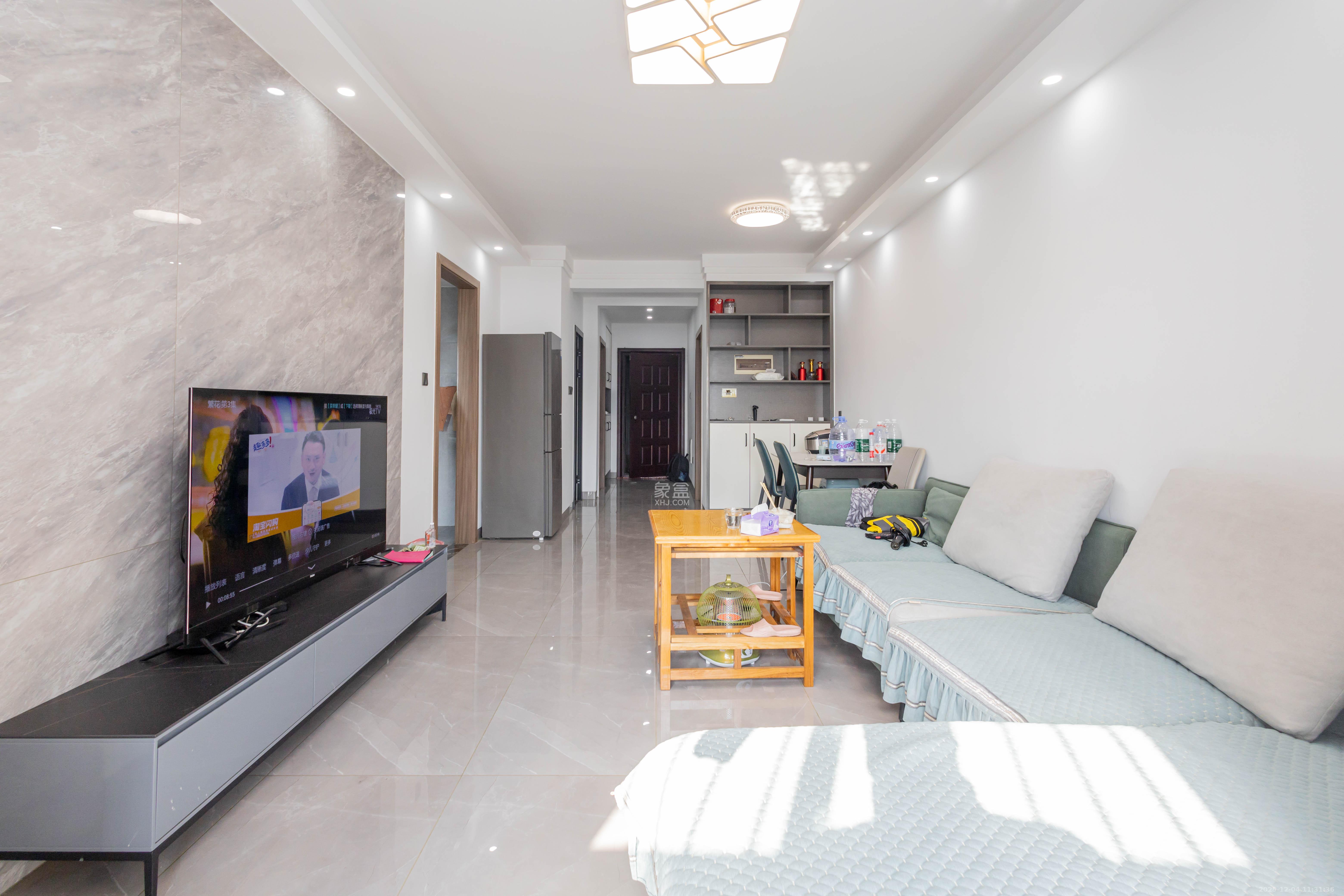 辉宏橄榄城  3室2厅1卫    52.8万客厅