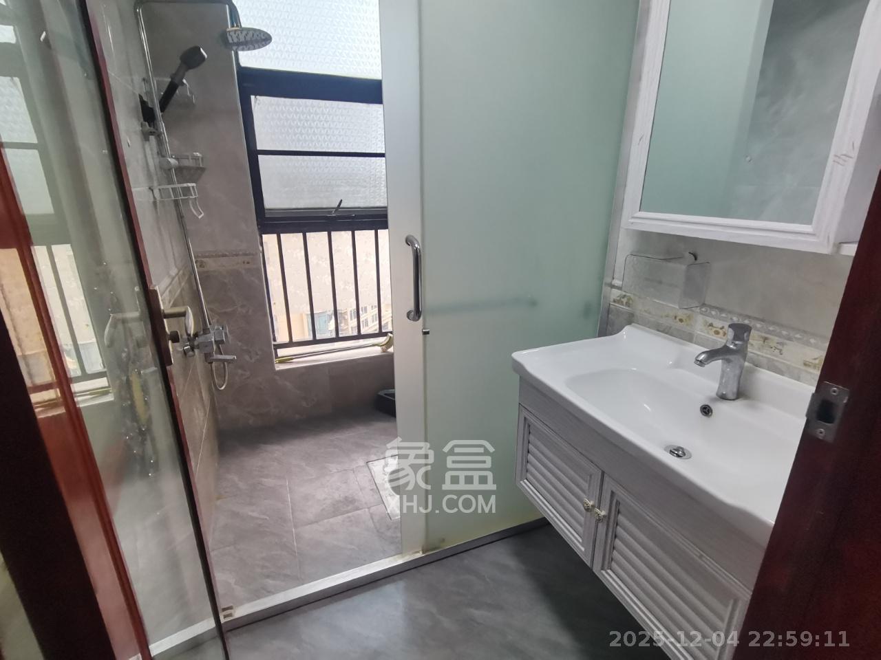 融圣国际 3室1厅2卫 3500.0元/月 融圣国际 3室1厅2卫 3500.0元/月室内图