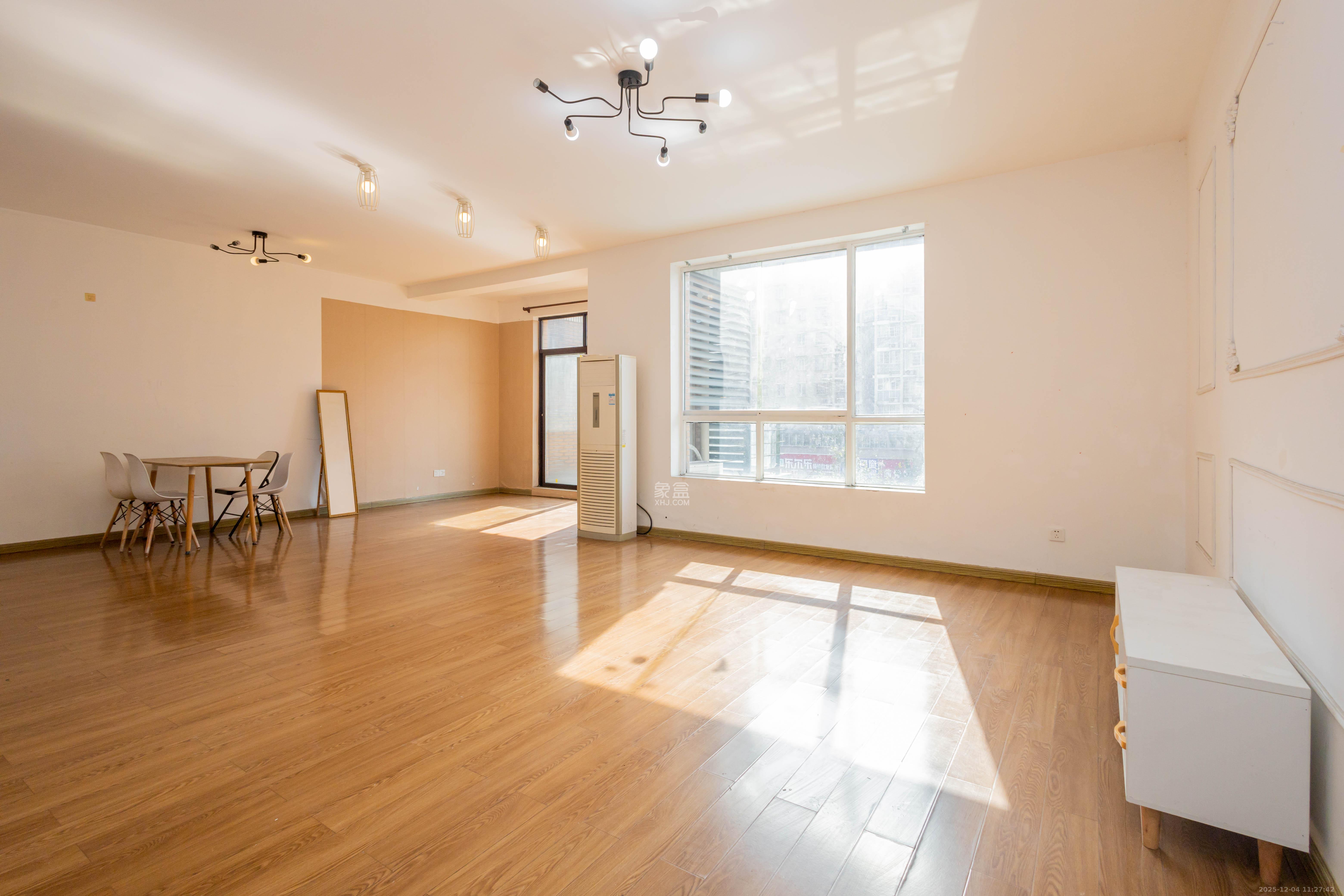 东业早安星城 3室2厅2卫 66.8万 东业早安星城 3室2厅2卫 66.8万客厅