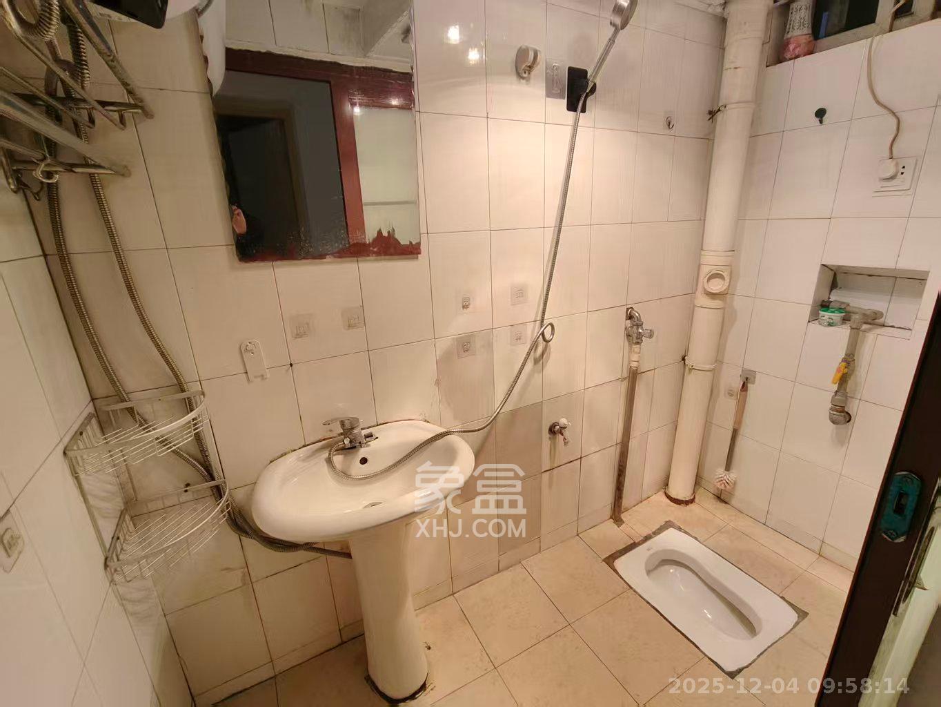 德政园  2室2厅1卫    1600.0元/月室内图