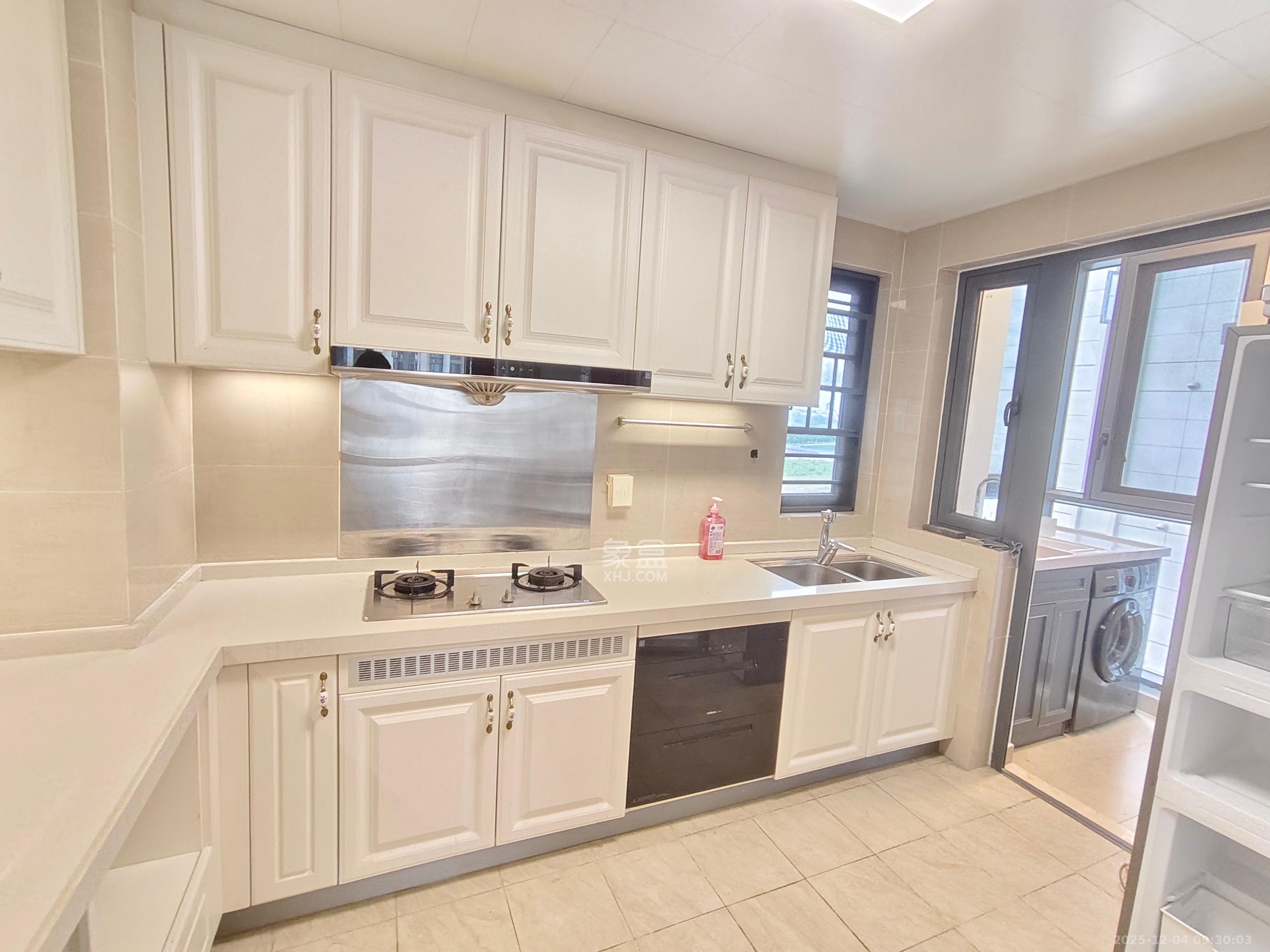 恒大文化旅游城A区 3室2厅2卫 1800.0元/月 恒大文化旅游城A区 3室2厅2卫 1800.0元/月室内图