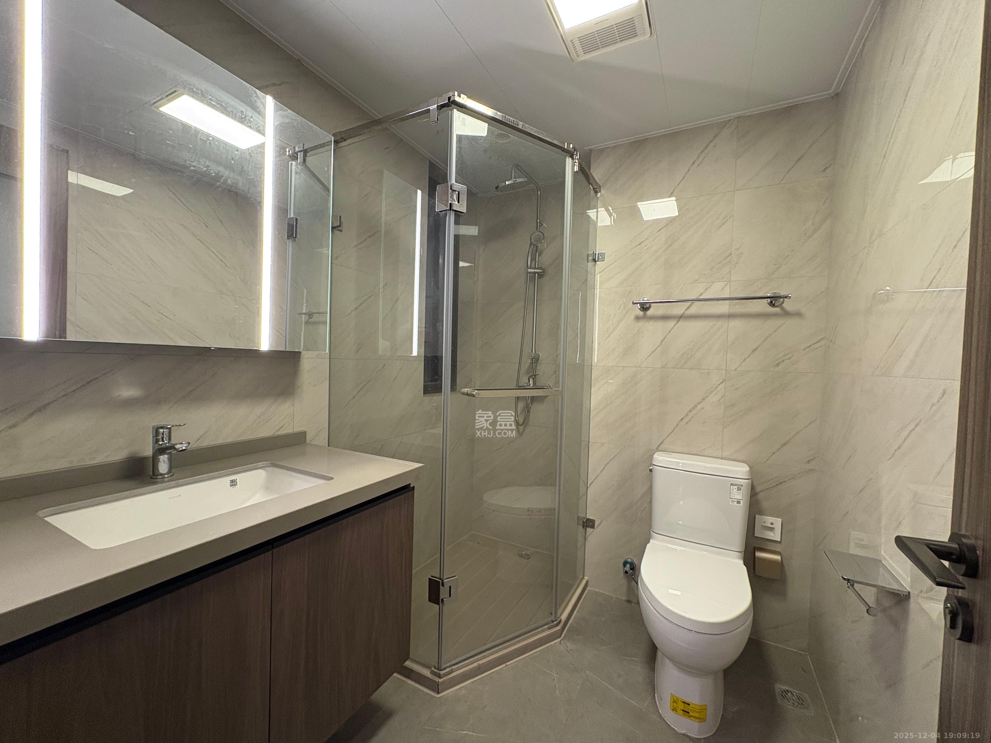 龙湖江与城  4室2厅2卫    3600.0元/月室内图