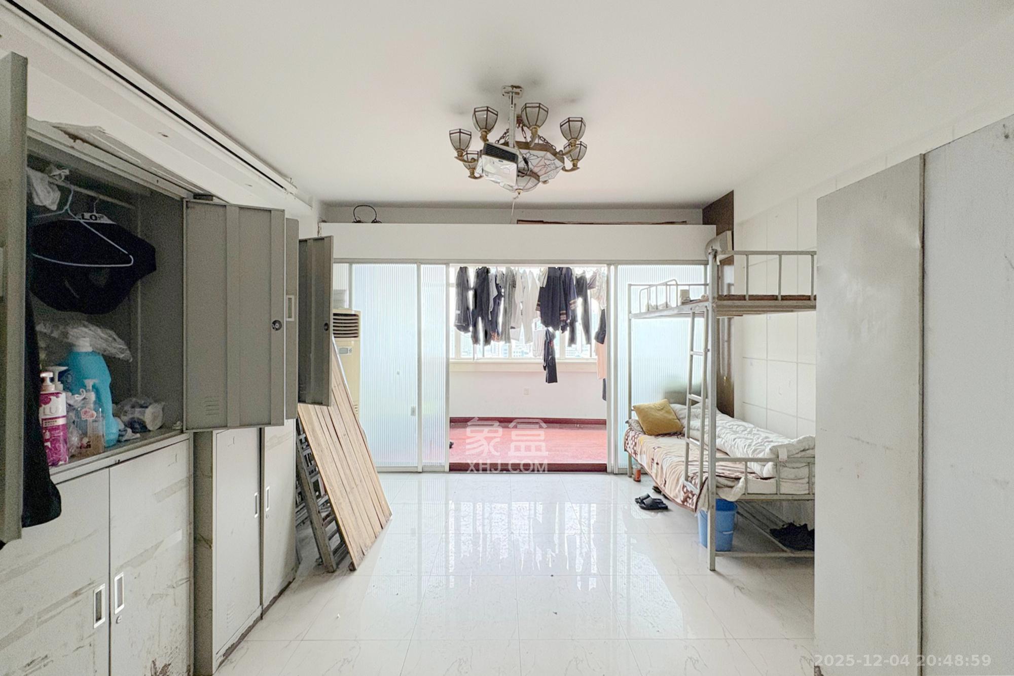 兴汉大厦  3室2厅2卫    128.0万